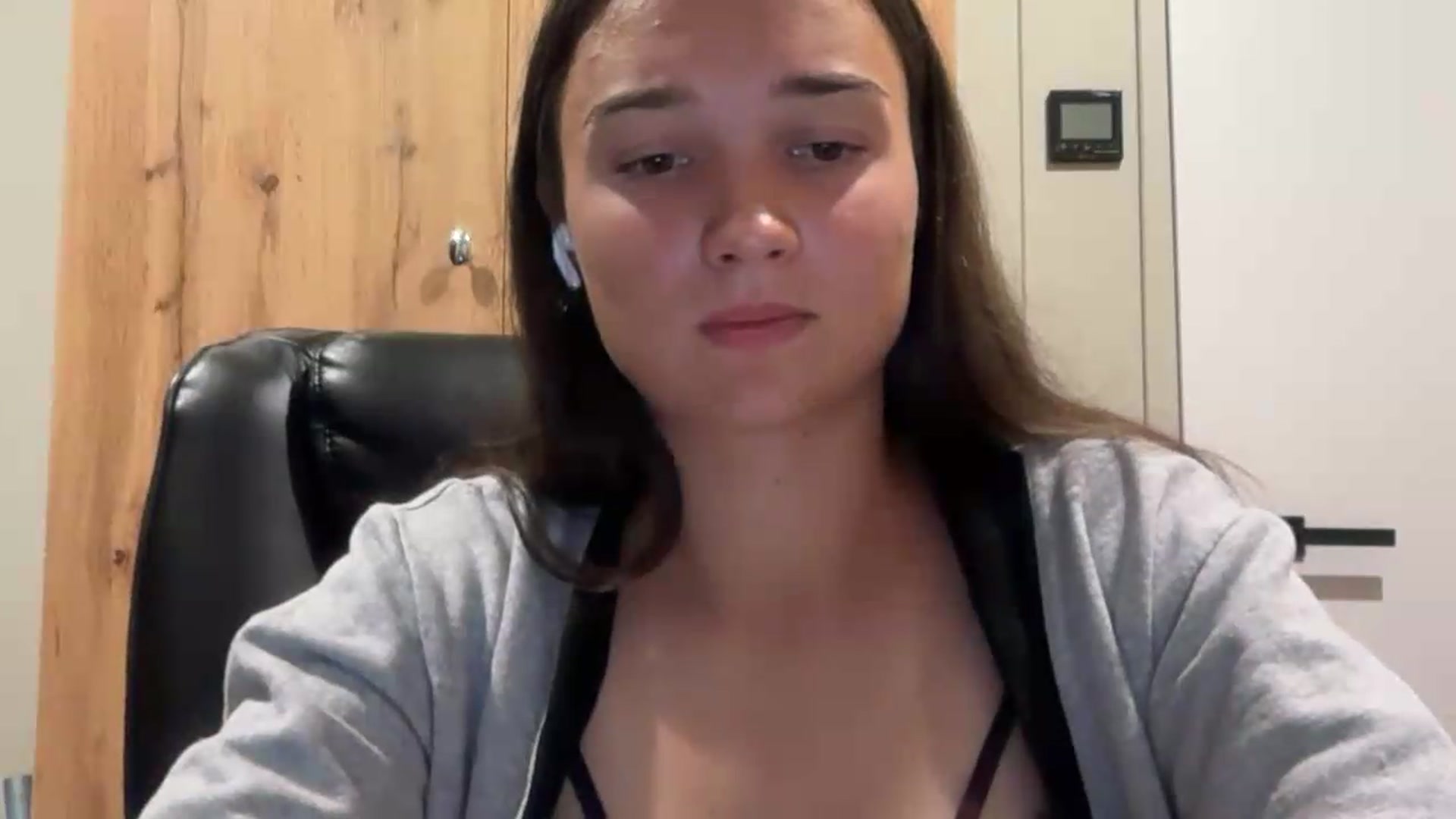 Gallery image thumbnail from EvelinaDivine's myfreecams stream on, 08/04/2026, 20:40 image 2 of 20
