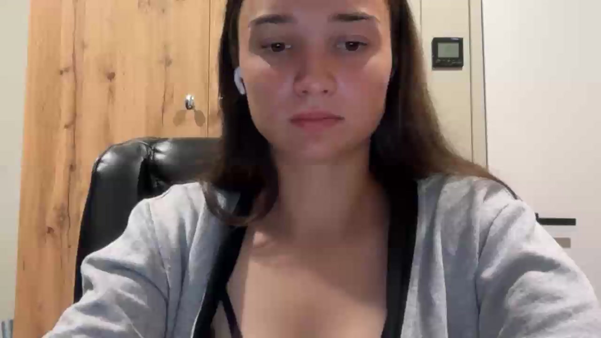 Gallery image thumbnail from EvelinaDivine's myfreecams stream on, 08/04/2026, 20:40 image 1 of 20