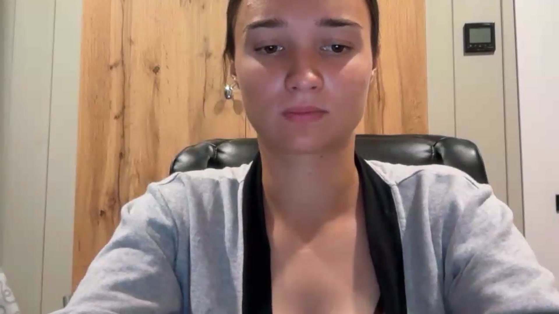 Gallery image thumbnail from EvelinaDivine's myfreecams stream on, 08/04/2026, 22:12 image 2 of 20