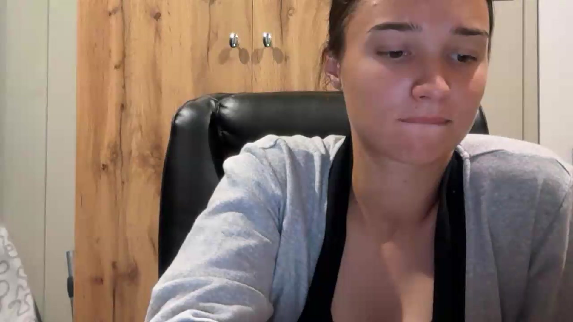 Gallery image thumbnail from EvelinaDivine's myfreecams stream on, 08/04/2026, 22:12 image 15 of 20