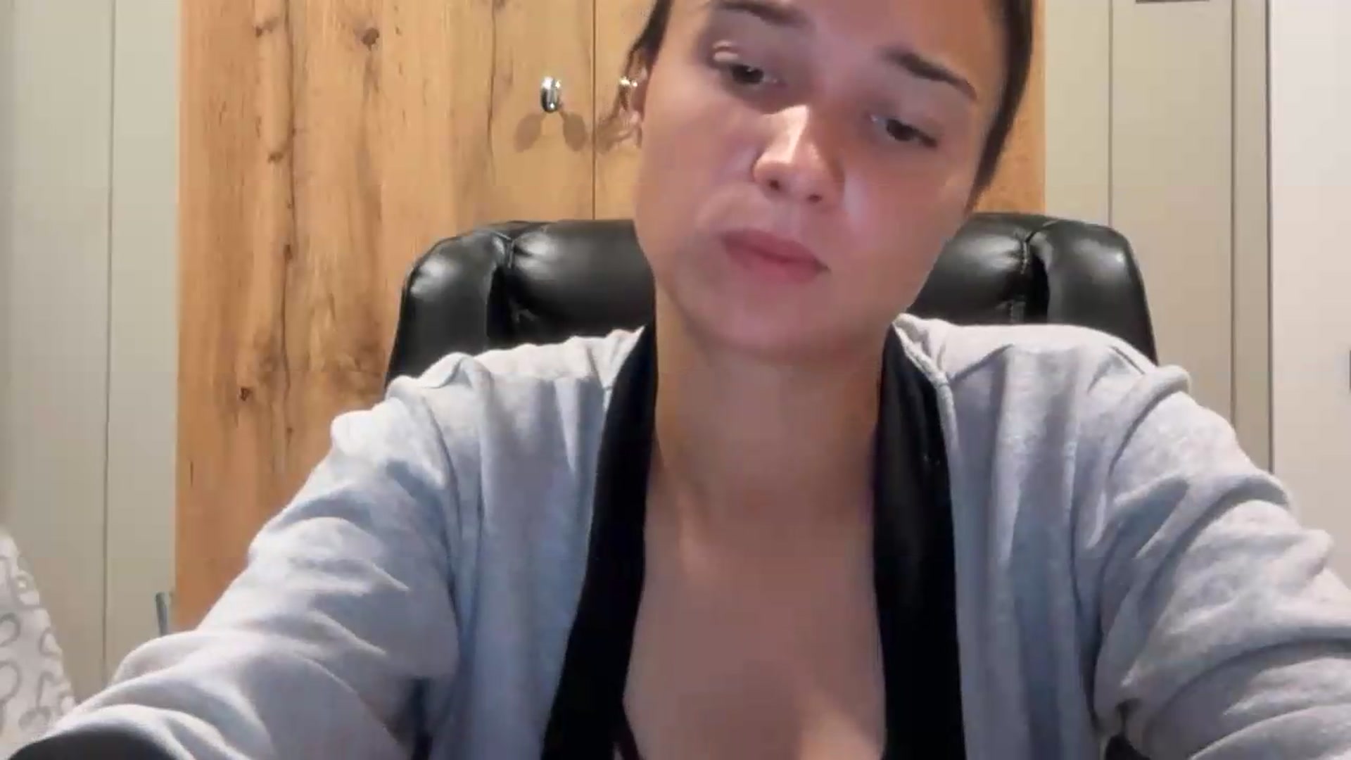 Gallery image thumbnail from EvelinaDivine's myfreecams stream on, 08/04/2026, 22:12 image 14 of 20