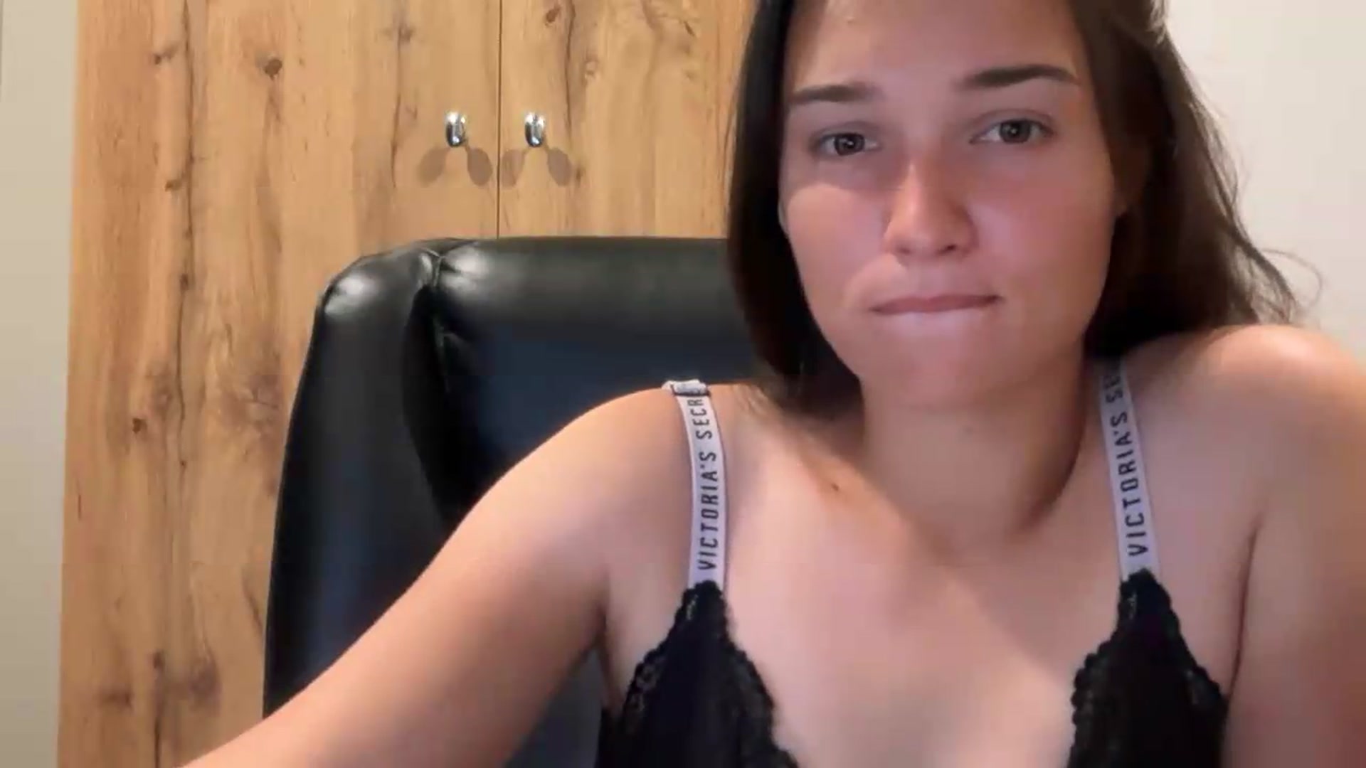 Gallery image thumbnail from EvelinaDivine's myfreecams stream on, 08/05/2026, 20:51 image 2 of 20