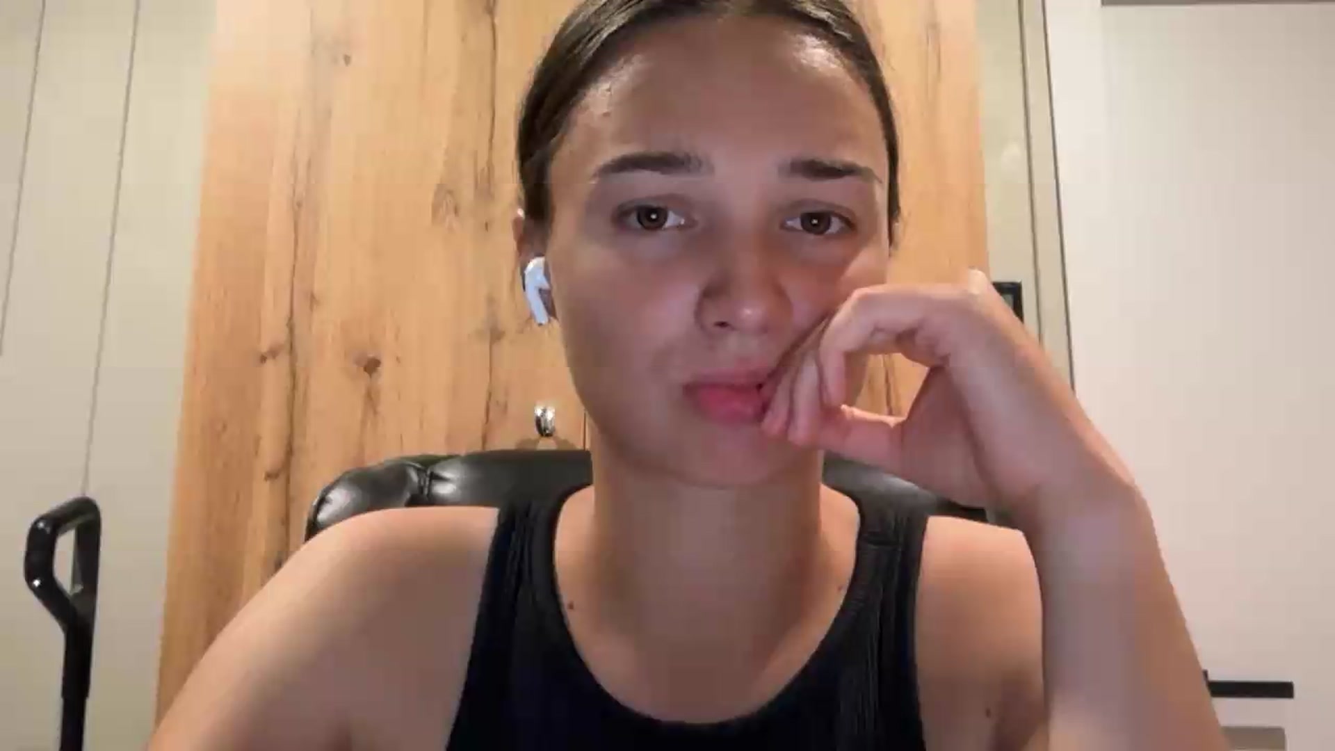 Gallery image thumbnail from EvelinaDivine's myfreecams stream on, 08/10/2026, 20:08 image 6 of 20