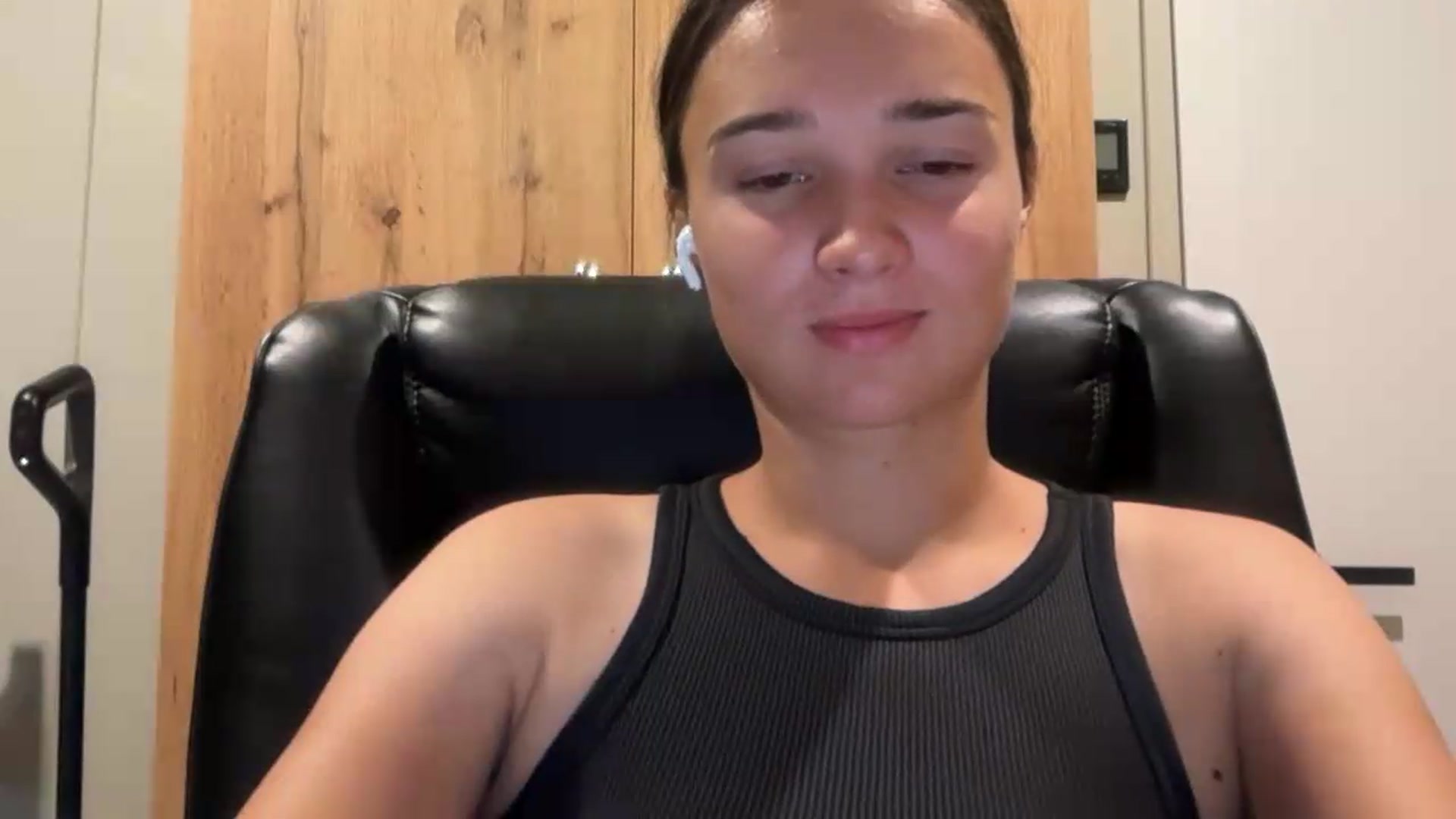 Gallery image thumbnail from EvelinaDivine's myfreecams stream on, 08/10/2026, 20:08 image 3 of 20