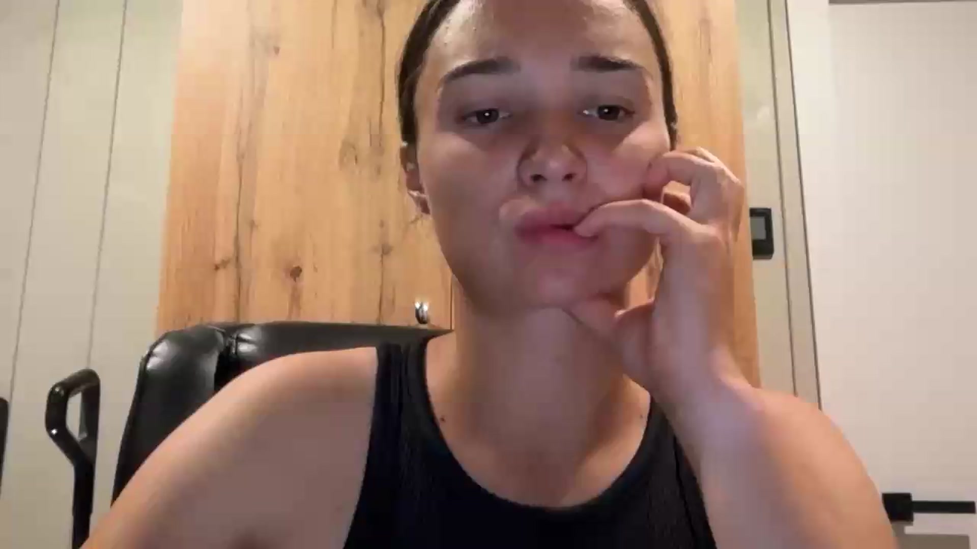 Gallery image thumbnail from EvelinaDivine's myfreecams stream on, 08/10/2026, 20:08 image 13 of 20