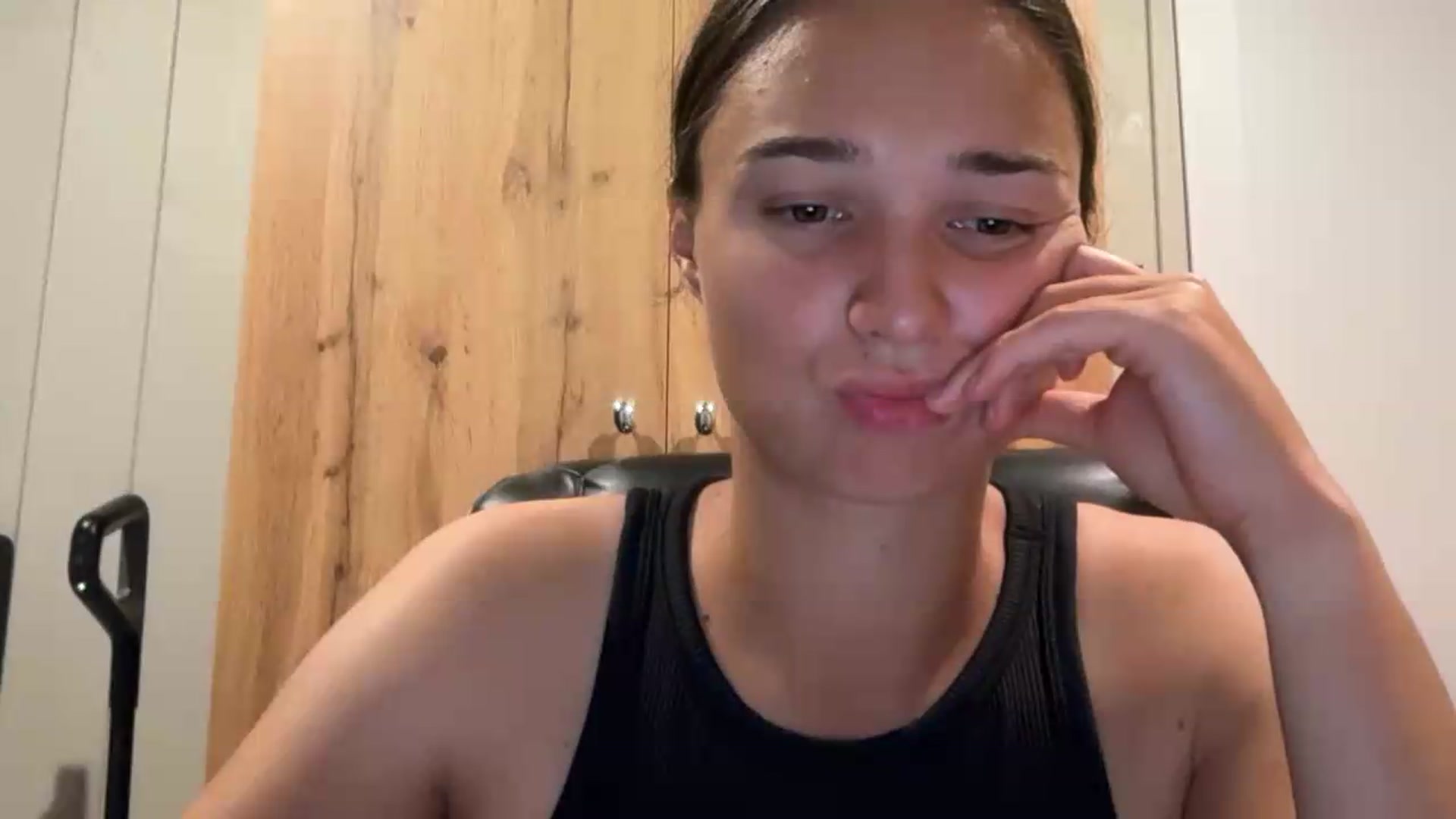 Gallery image thumbnail from EvelinaDivine's myfreecams stream on, 08/10/2026, 20:24 image 6 of 20
