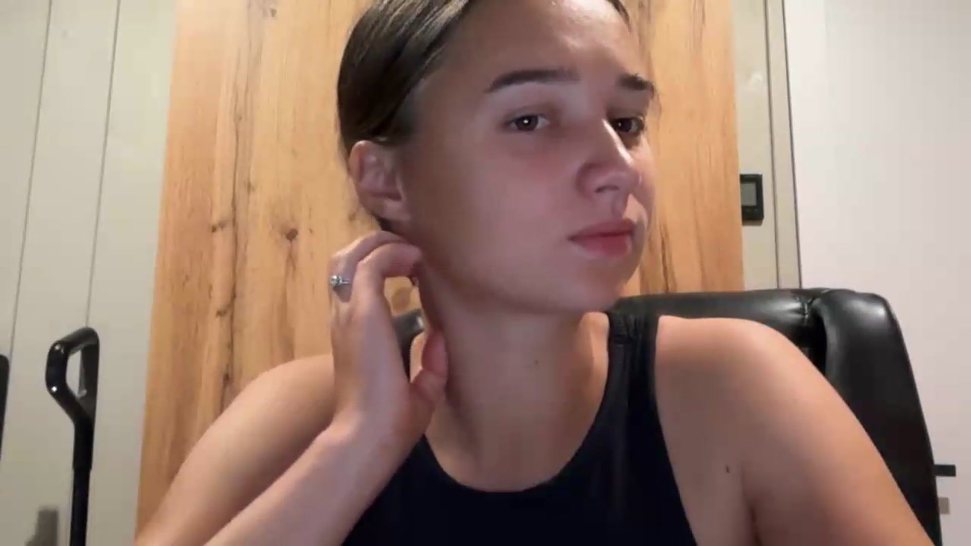 Gallery image thumbnail from EvelinaDivine's myfreecams stream on, 08/10/2026, 20:24 image 15 of 20