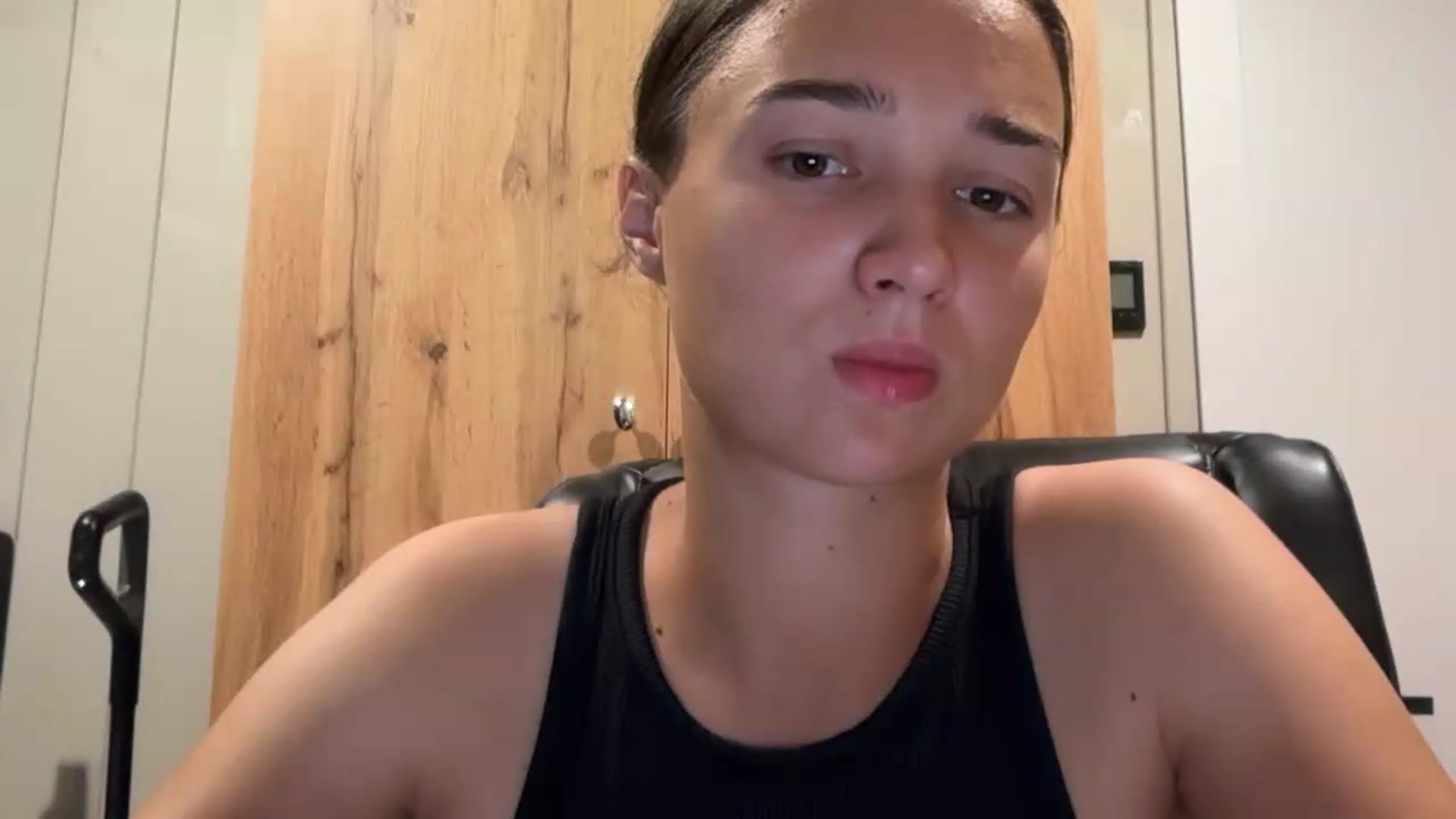 Gallery image thumbnail from EvelinaDivine's myfreecams stream on, 08/10/2026, 20:24 image 17 of 20