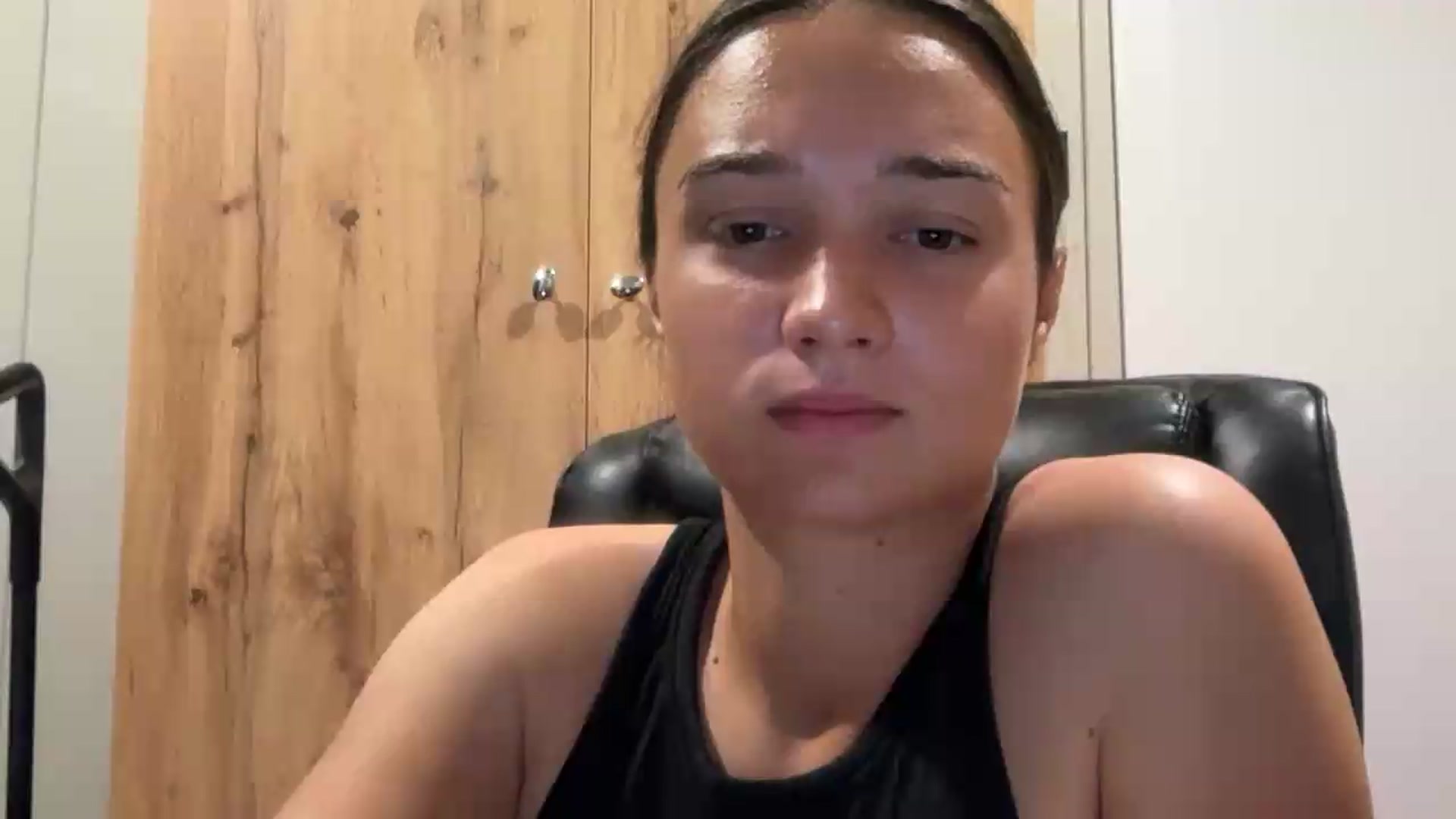 Gallery image thumbnail from EvelinaDivine's myfreecams stream on, 08/15/2026, 21:11 image 17 of 20