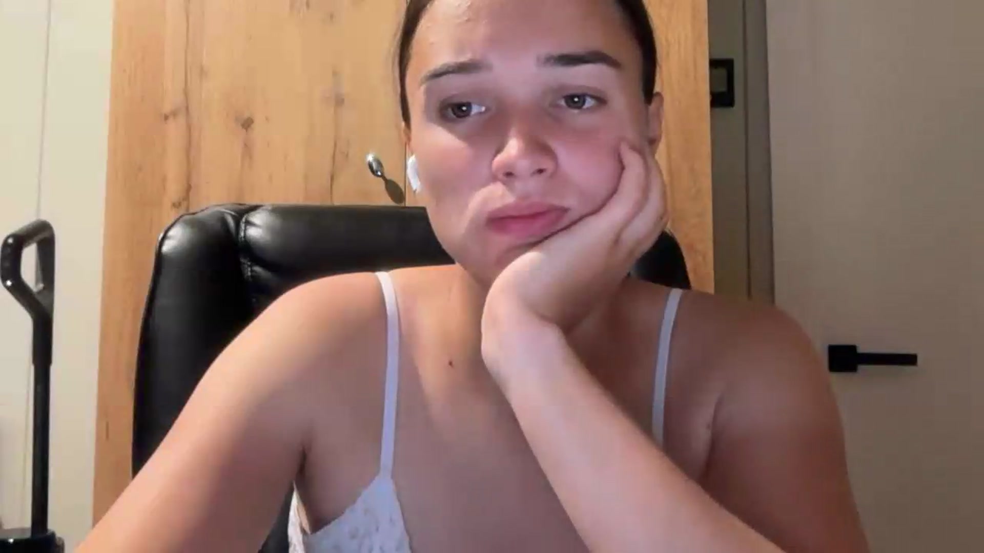 Gallery image thumbnail from EvelinaDivine's myfreecams stream on, 08/23/2026, 20:06 image 2 of 20