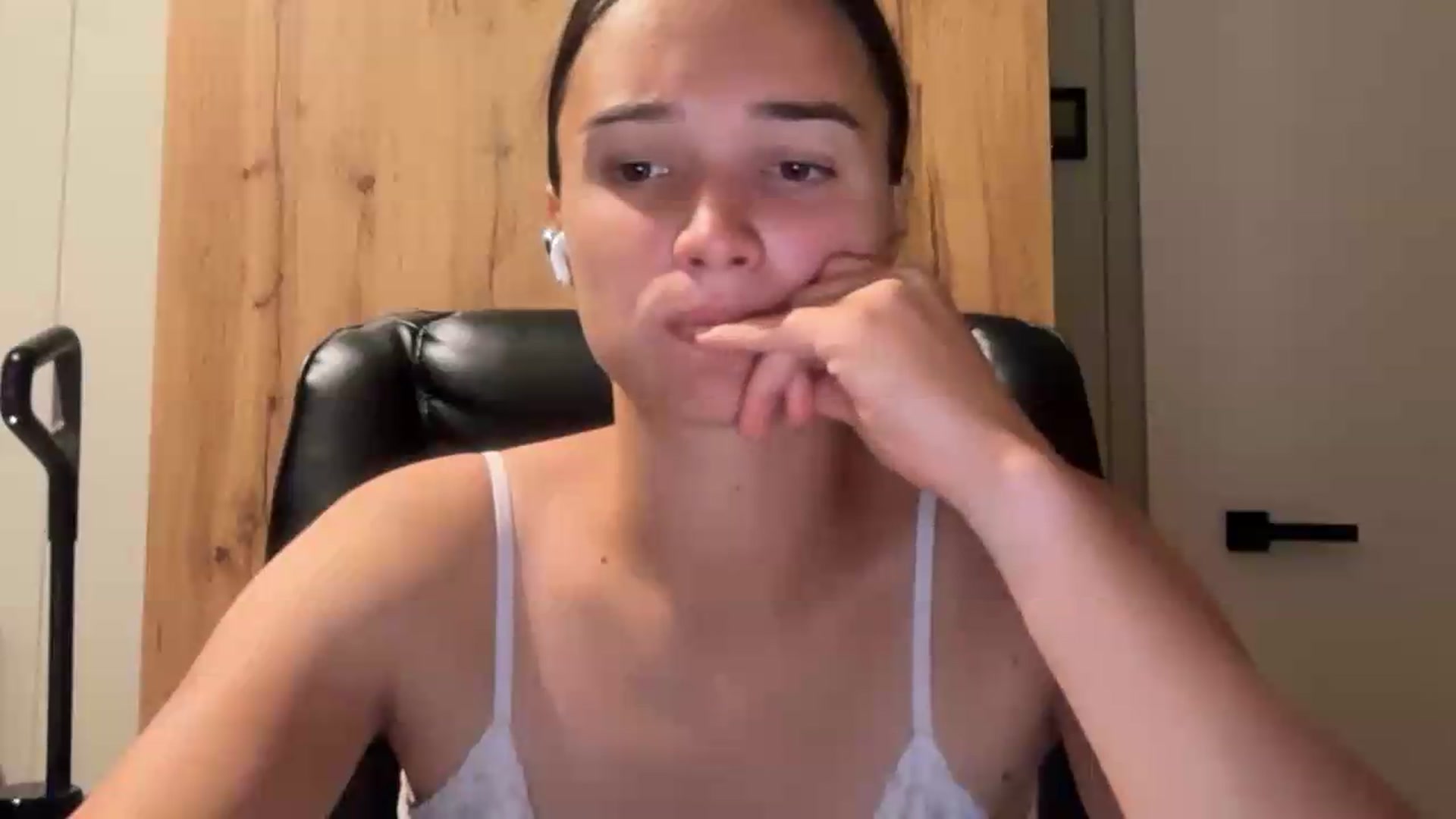 Gallery image thumbnail from EvelinaDivine's myfreecams stream on, 08/23/2026, 20:06 image 6 of 20