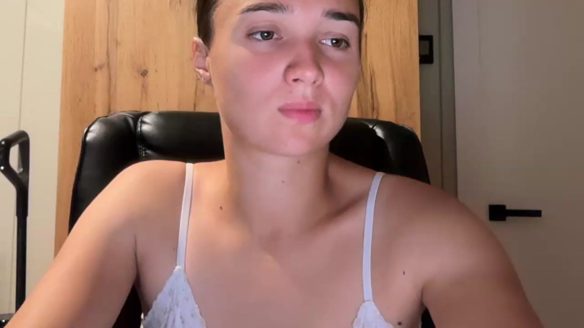 Gallery image thumbnail from EvelinaDivine's myfreecams stream on, 08/23/2026, 20:06 image 17 of 20