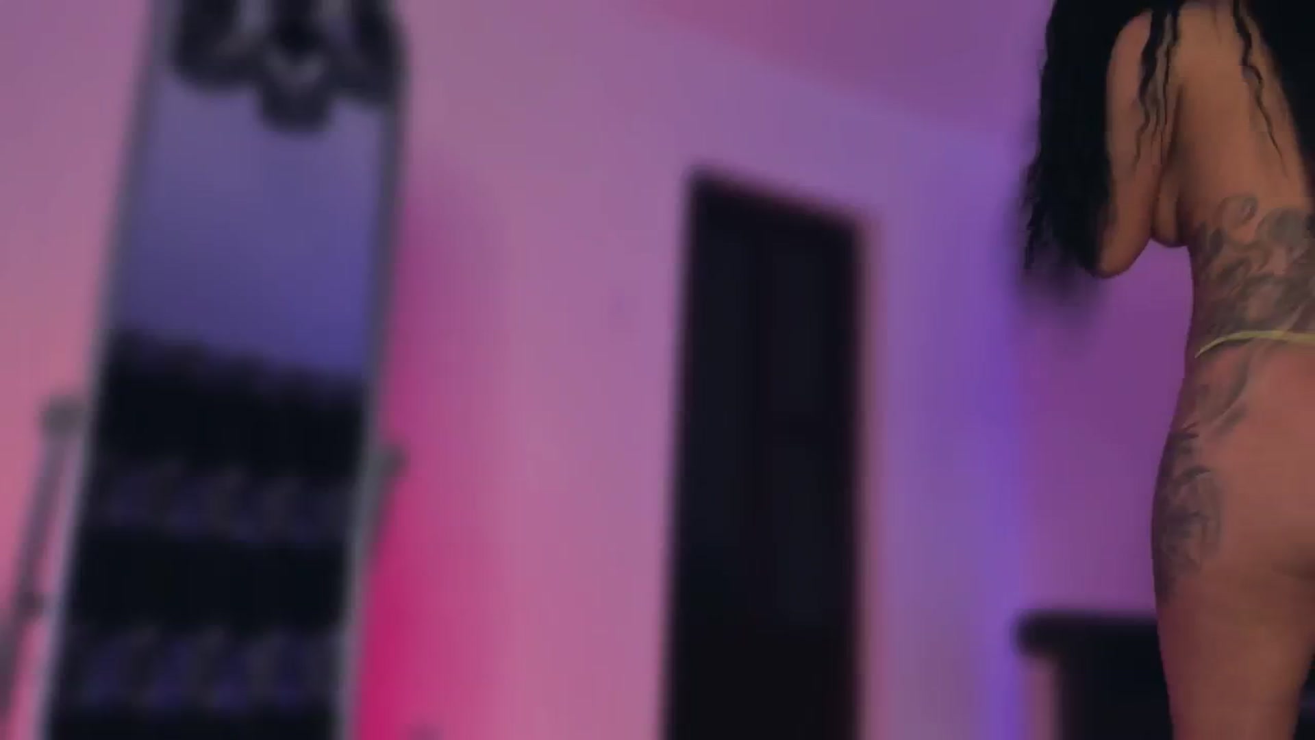 Gallery image thumbnail from Evelinarosse's myfreecams stream on, 11/07/2024, 09:48 image 10 of 20