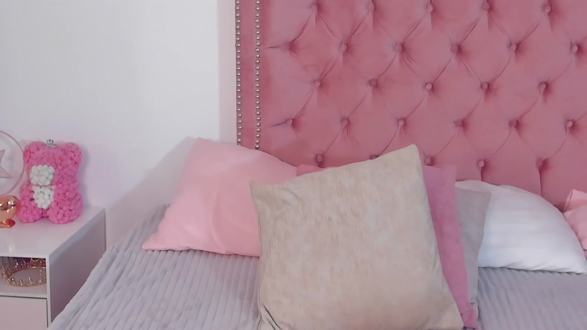 Gallery image thumbnail from Evelincooper's myfreecams stream on, 10/30/2024, 02:53 image 13 of 20
