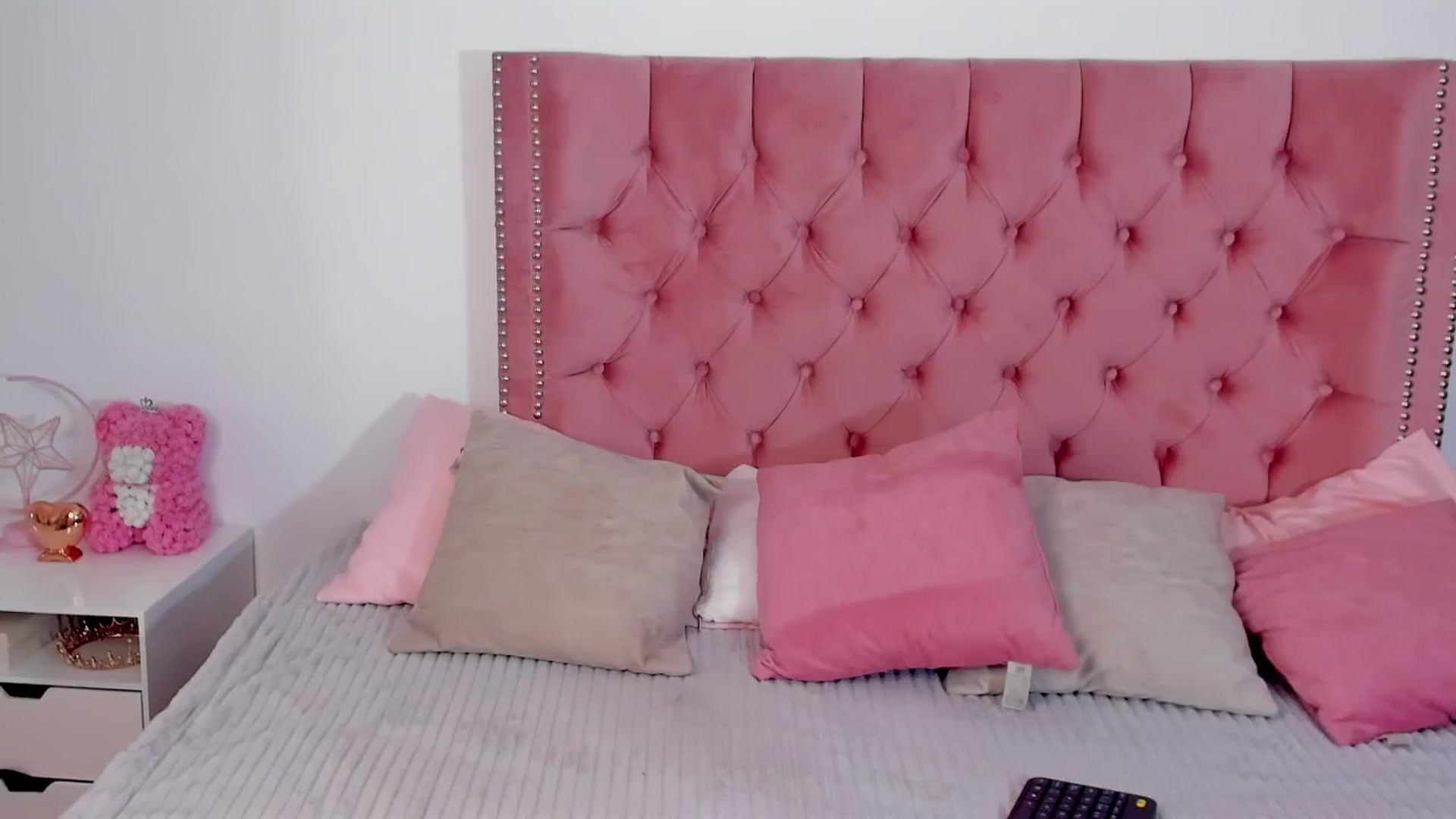 Gallery image thumbnail from Evelincooper's myfreecams stream on, 10/30/2024, 02:53 image 6 of 20