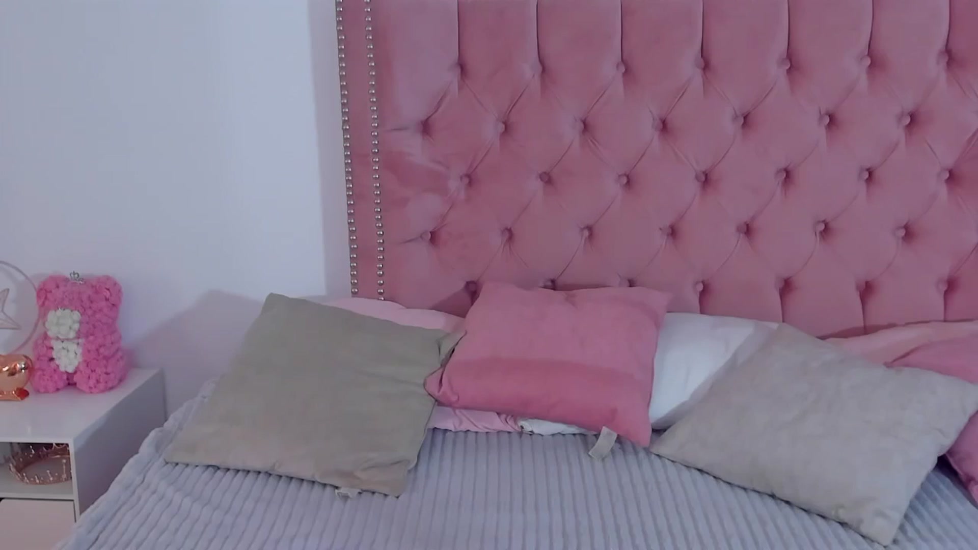 Gallery image thumbnail from Evelincooper's myfreecams stream on, 10/31/2024, 03:29 image 9 of 20