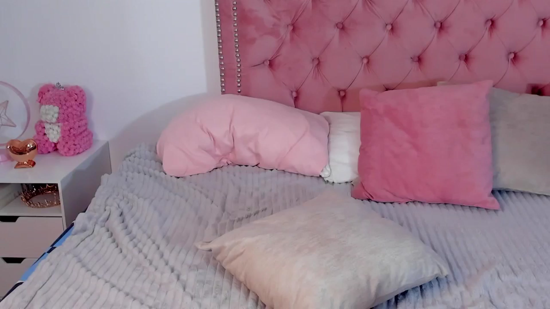 Gallery image thumbnail from Evelincooper's myfreecams stream on, 11/06/2024, 03:56 image 3 of 20