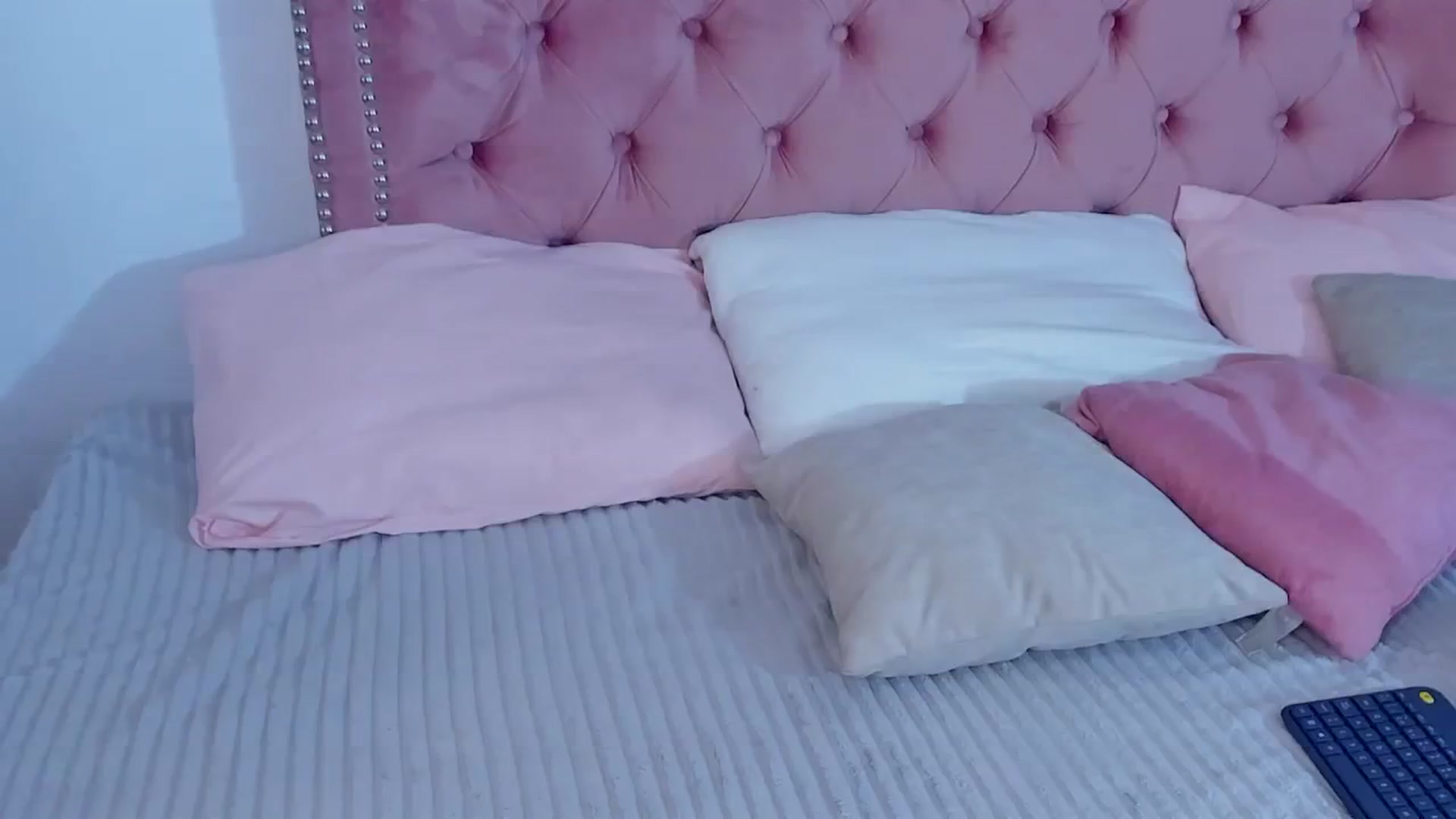 Gallery image thumbnail from Evelincooper's myfreecams stream on, 11/14/2024, 04:02 image 4 of 20