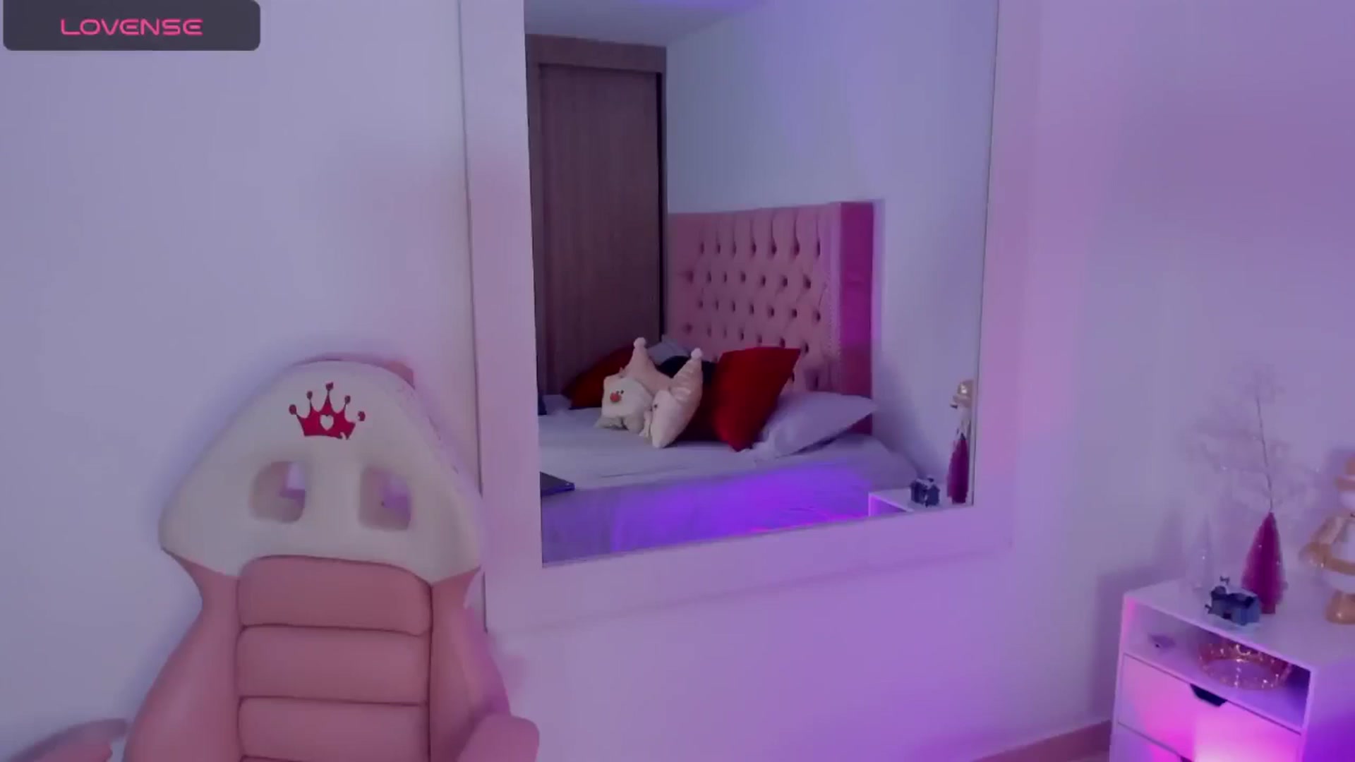 Gallery image thumbnail from Evelincooper's myfreecams stream on, 12/14/2024, 02:34 image 17 of 20