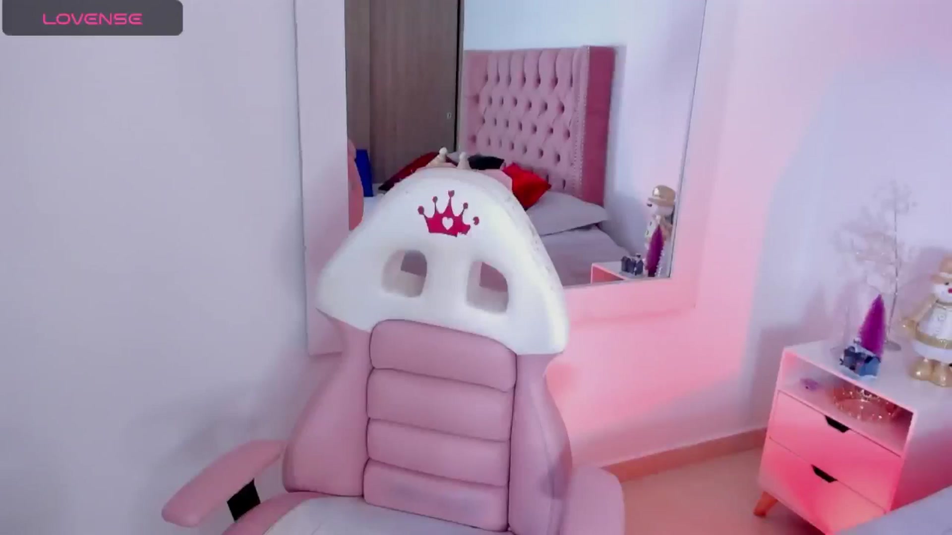 Gallery image thumbnail from Evelincooper's myfreecams stream on, 12/19/2024, 02:40 image 14 of 20