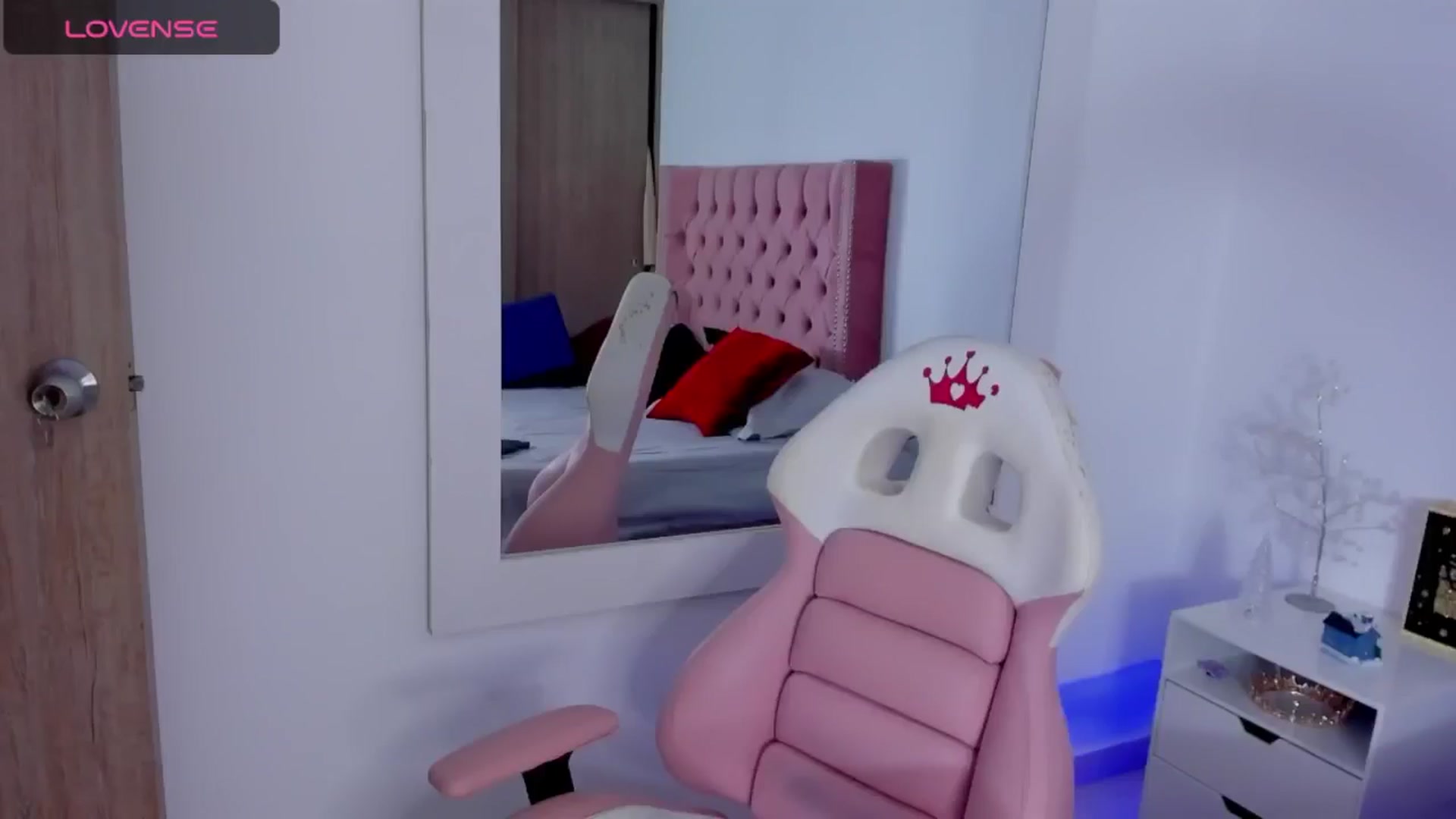 Gallery image thumbnail from Evelincooper's myfreecams stream on, 12/21/2024, 01:29 image 11 of 20