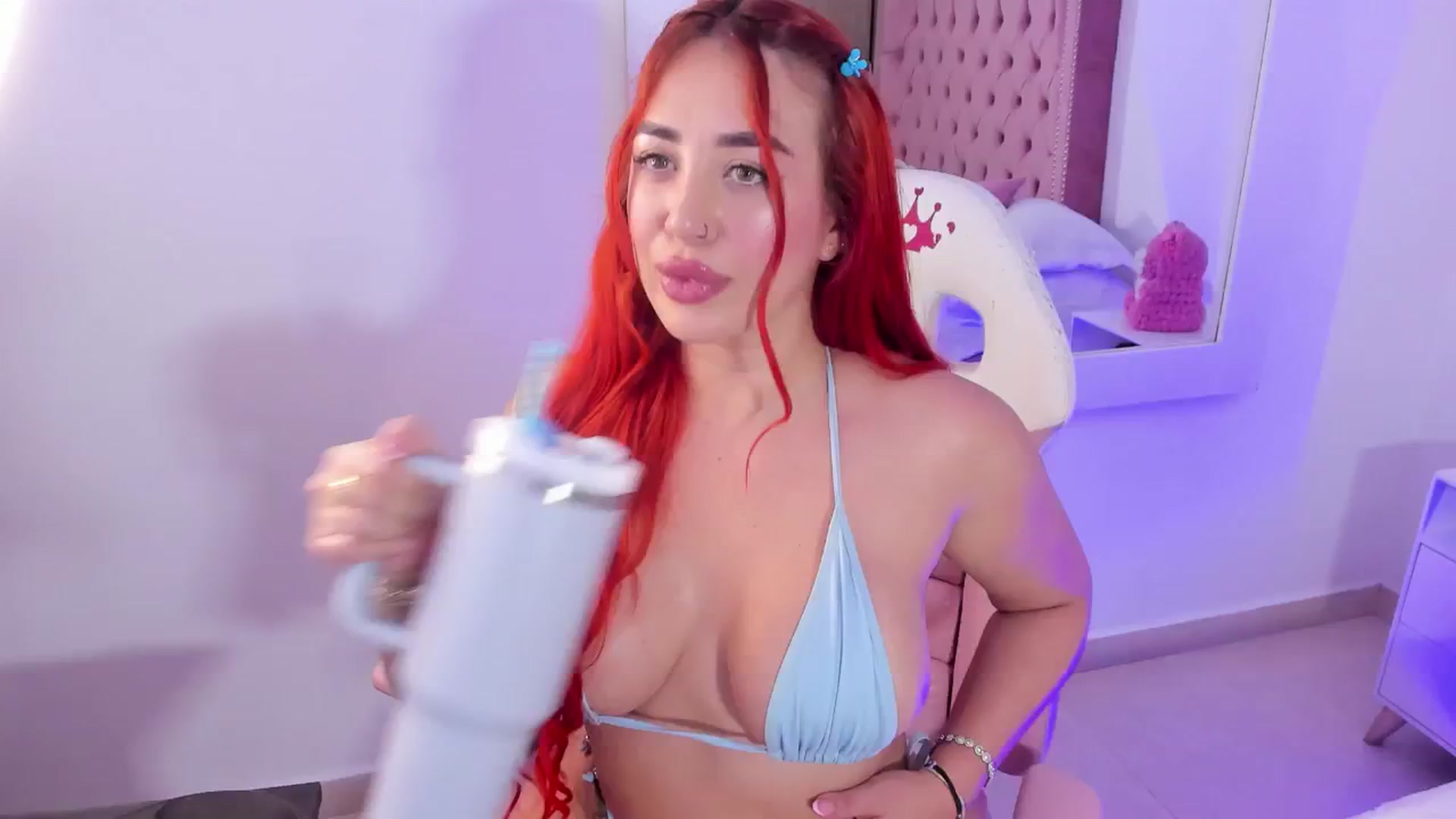 Gallery image thumbnail from Evelincooper's myfreecams stream on, 06/03/2025, 01:55 image 17 of 20