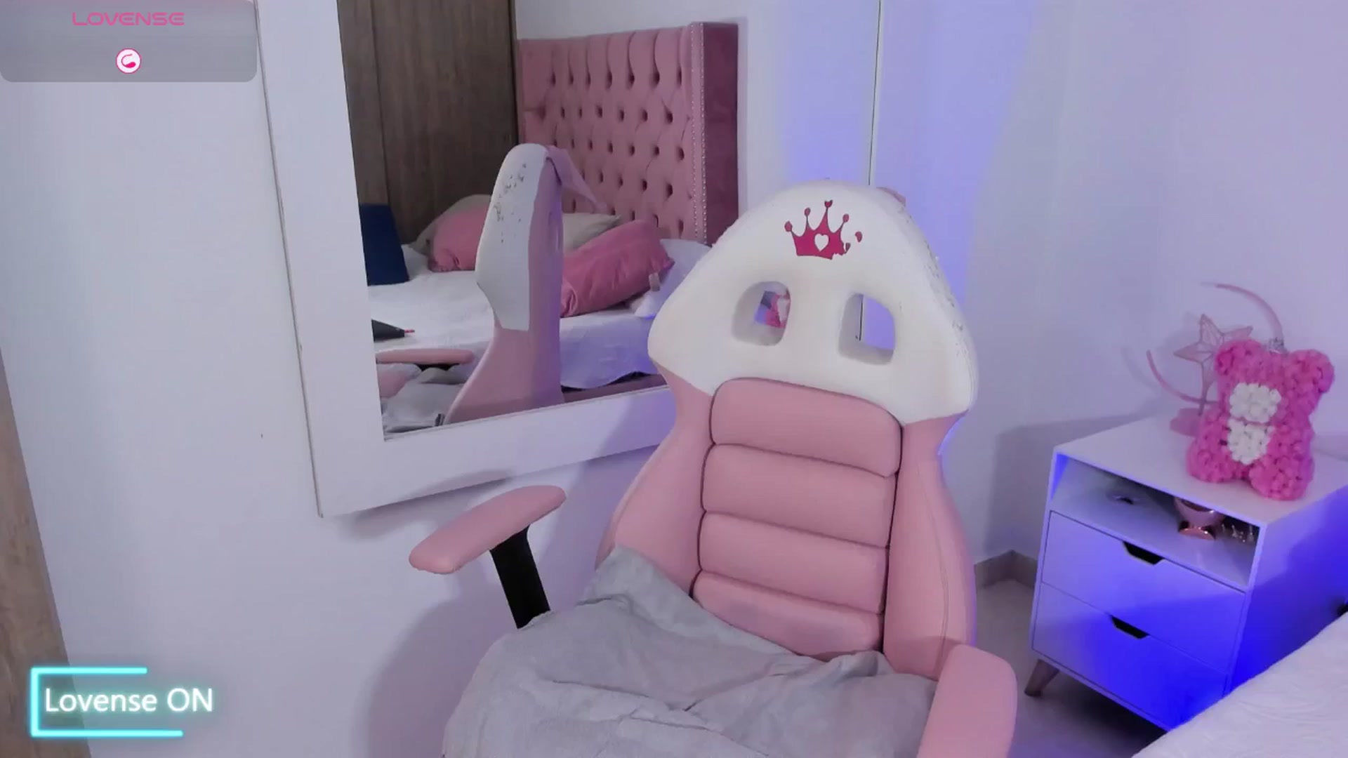 Gallery image thumbnail from Evelincooper's myfreecams stream on, 06/17/2025, 02:28 image 20 of 20
