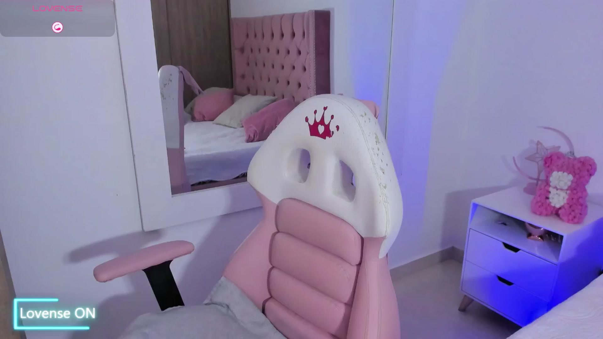 Gallery image thumbnail from Evelincooper's myfreecams stream on, 06/17/2025, 02:28 image 15 of 20