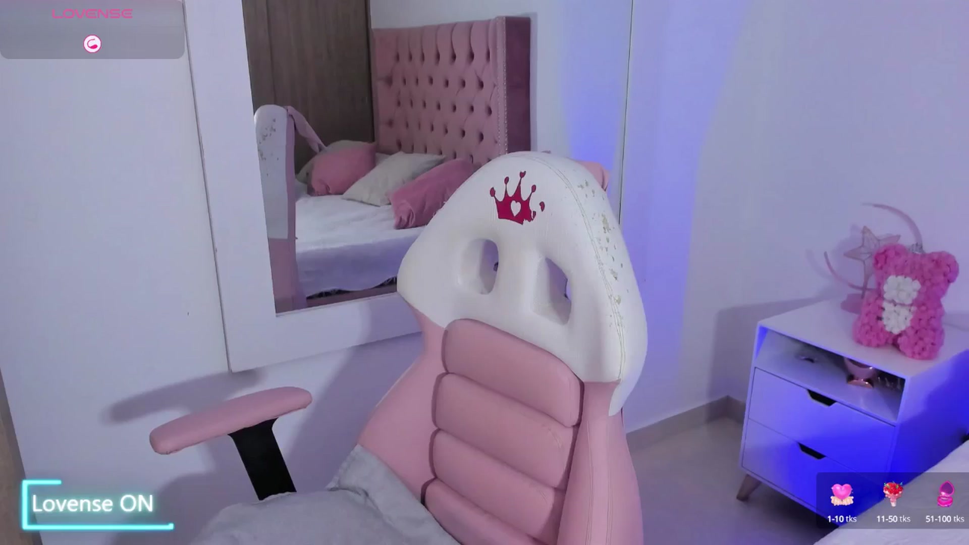 Gallery image thumbnail from Evelincooper's myfreecams stream on, 06/17/2025, 02:28 image 14 of 20