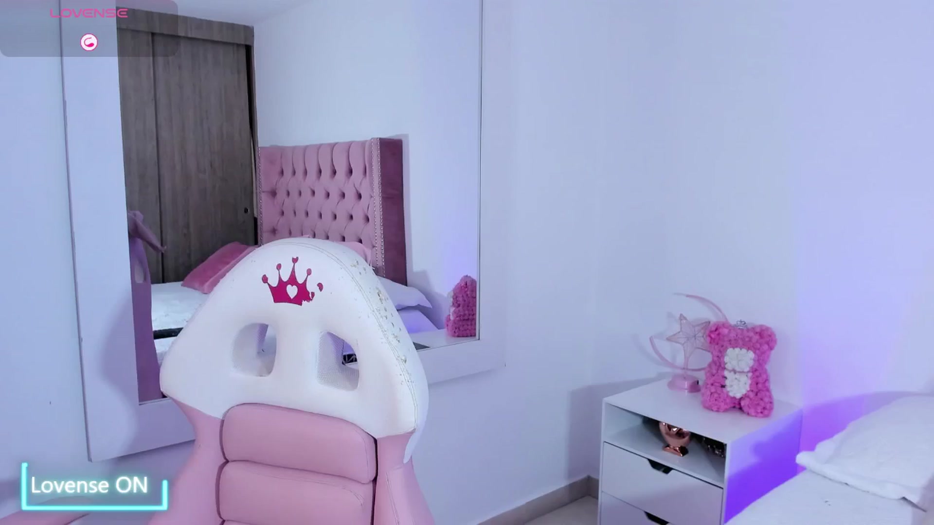Gallery image thumbnail from Evelincooper's myfreecams stream on, 06/28/2025, 02:50 image 19 of 20