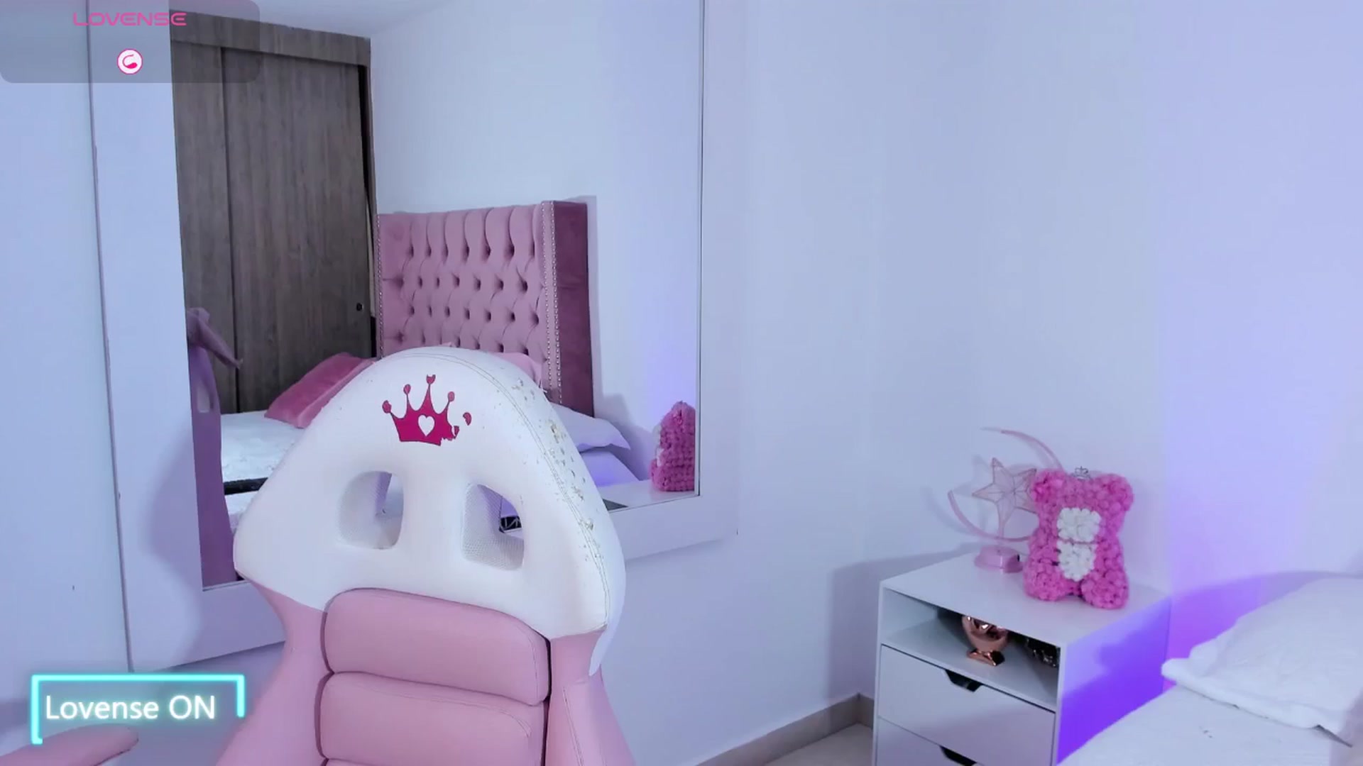 Gallery image thumbnail from Evelincooper's myfreecams stream on, 06/28/2025, 02:50 image 20 of 20