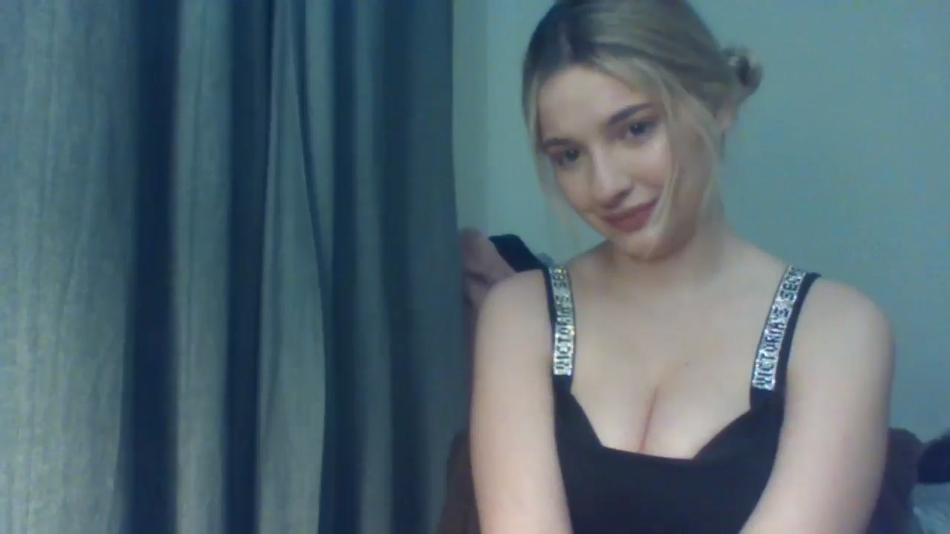 Gallery image thumbnail from EvelineGirl's myfreecams stream on, 01/30/2026, 17:31 image 17 of 20