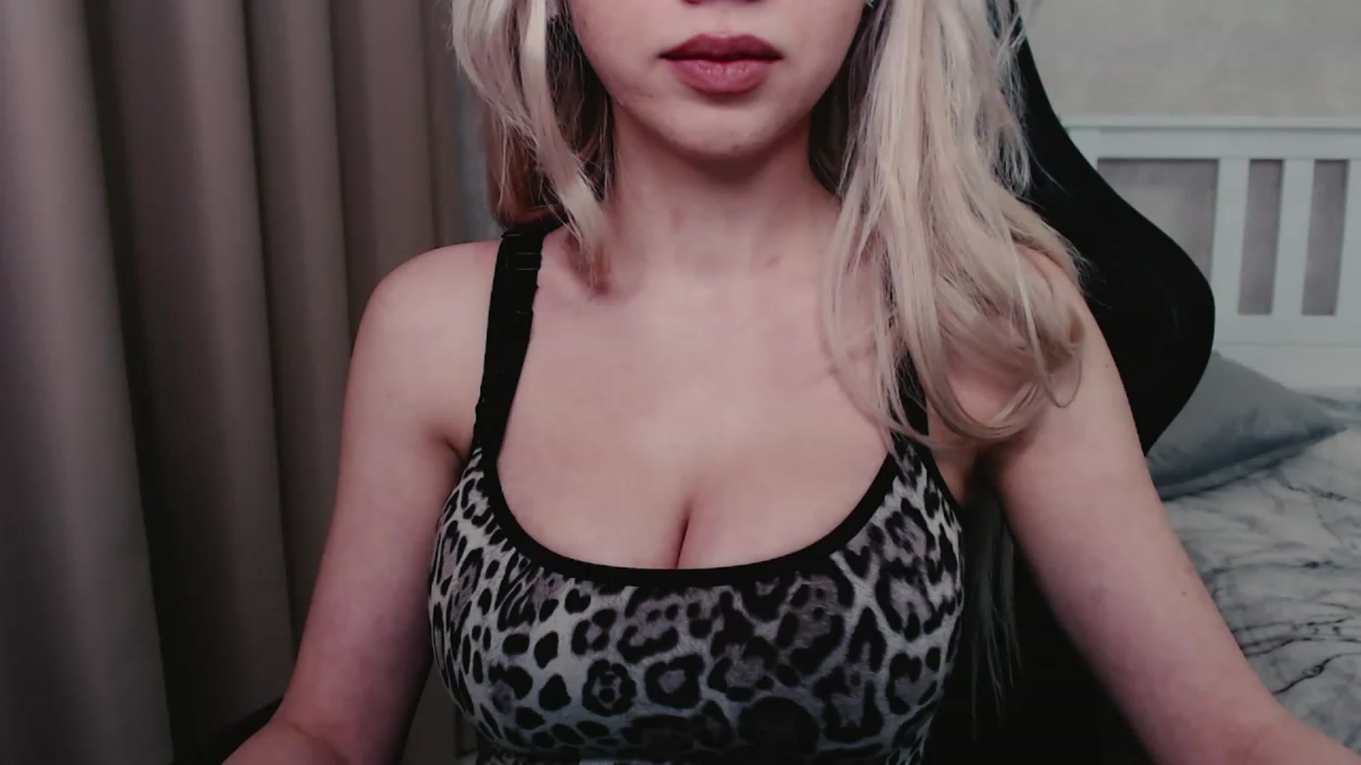 Gallery image thumbnail from Eveline___'s myfreecams stream on, 02/15/2023, 12:54 image 8 of 20