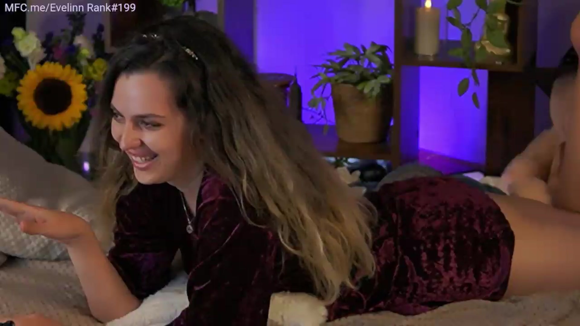 Gallery image thumbnail from Evelinn's myfreecams stream on, 07/09/2026, 09:18 image 4 of 20