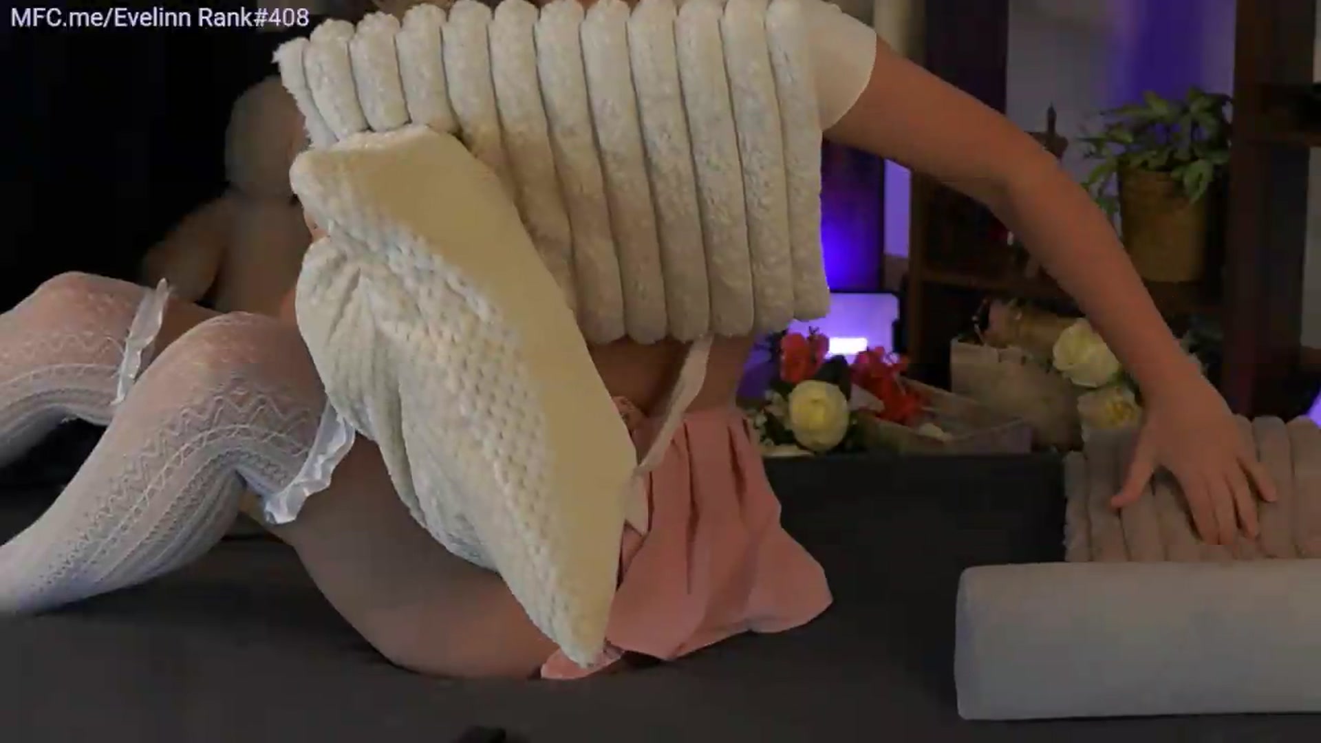 Gallery image thumbnail from Evelinn's myfreecams stream on, 08/10/2026, 08:08 image 3 of 20