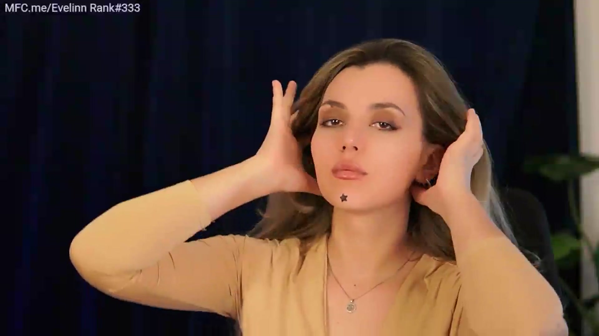 Gallery image thumbnail from Evelinn's myfreecams stream on, 08/14/2026, 09:37 image 5 of 20