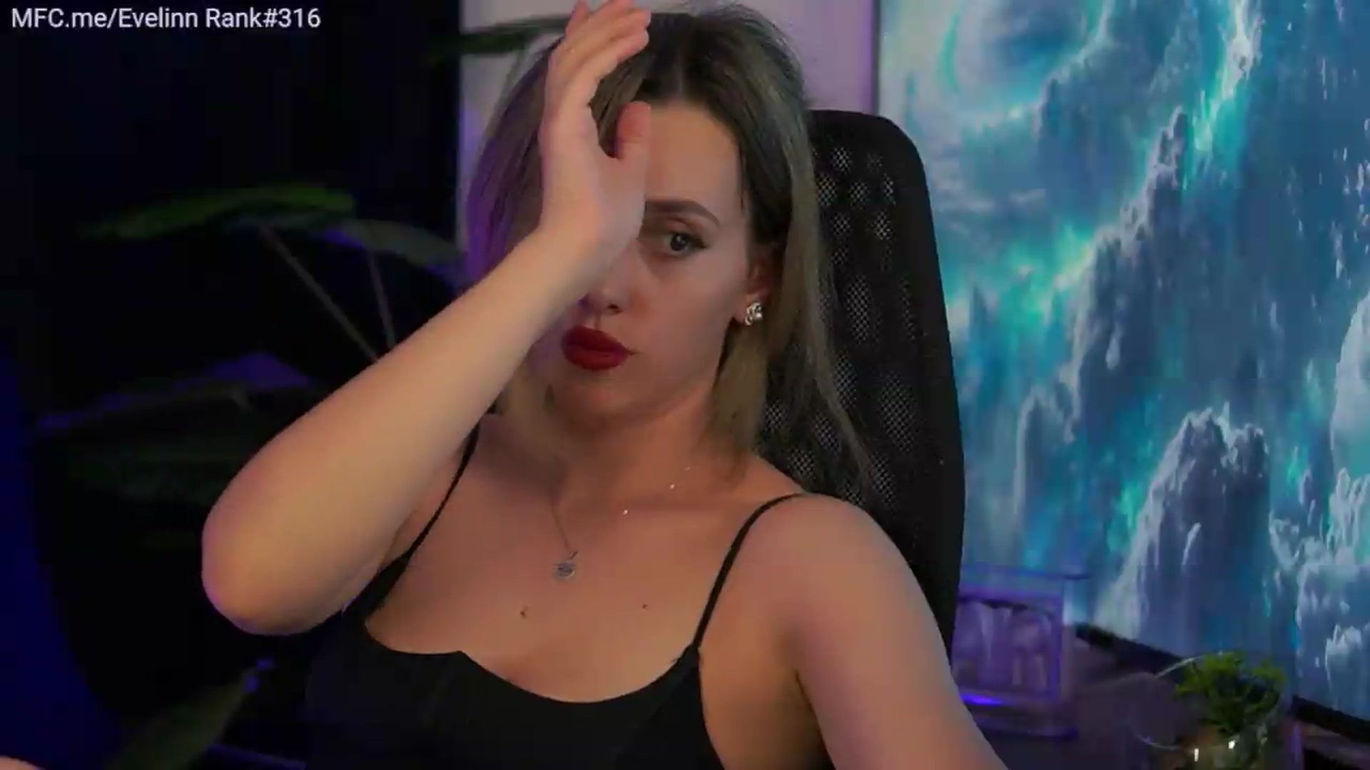 Gallery image thumbnail from Evelinn's myfreecams stream on, 08/15/2026, 10:03 image 18 of 20