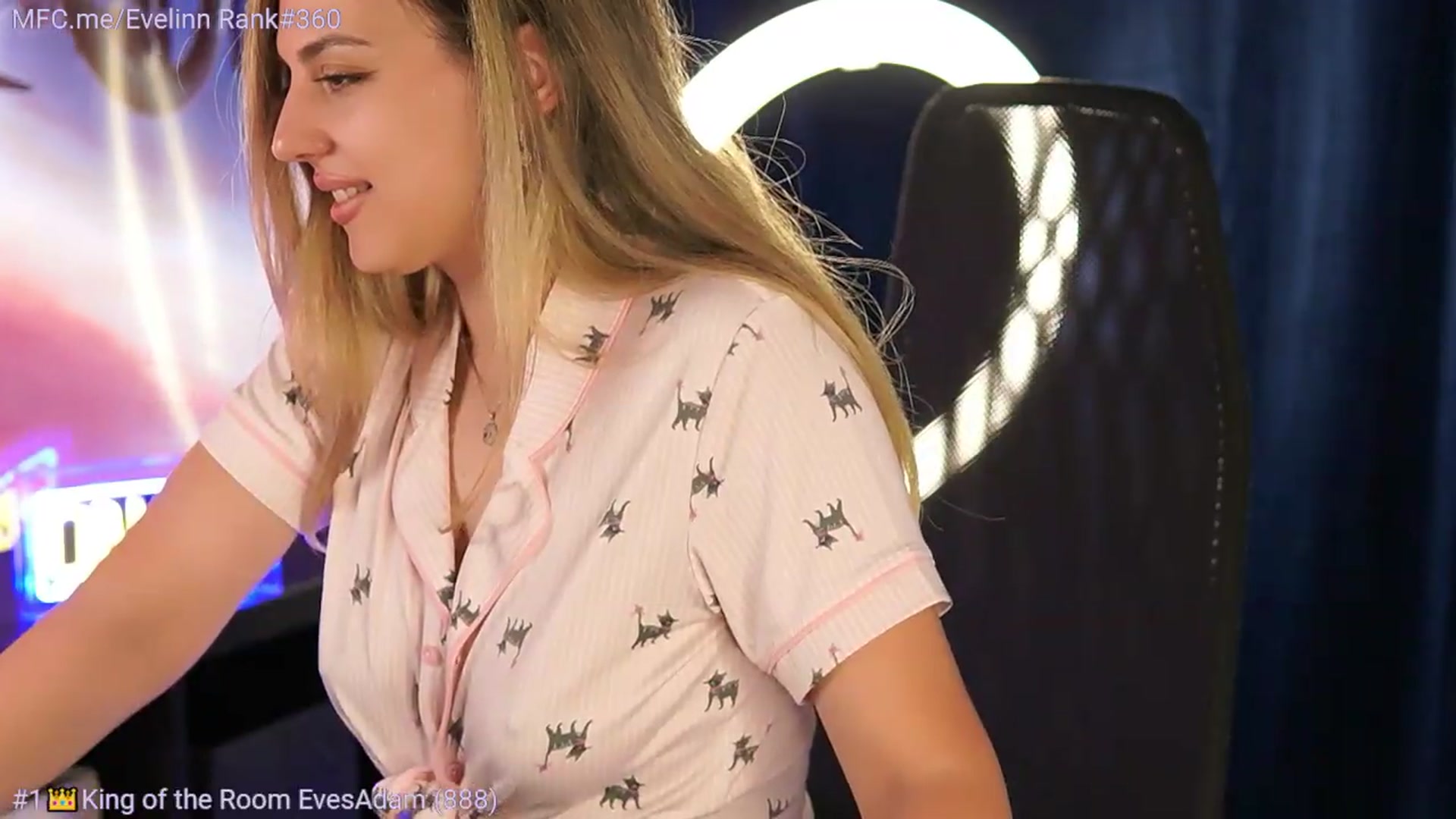Gallery image thumbnail from Evelinn's myfreecams stream on, 08/17/2026, 10:17 image 2 of 20