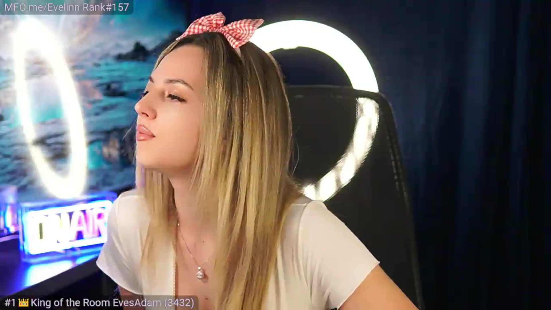 Gallery image thumbnail from Evelinn's myfreecams stream on, 08/25/2026, 07:22 image 10 of 20