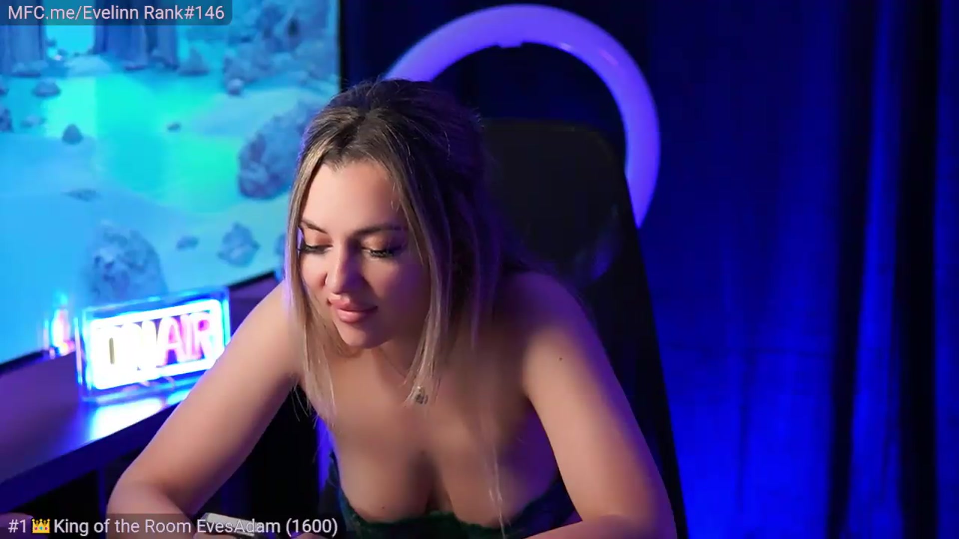 Gallery image thumbnail from Evelinn's myfreecams stream on, 08/26/2026, 07:45 image 9 of 20