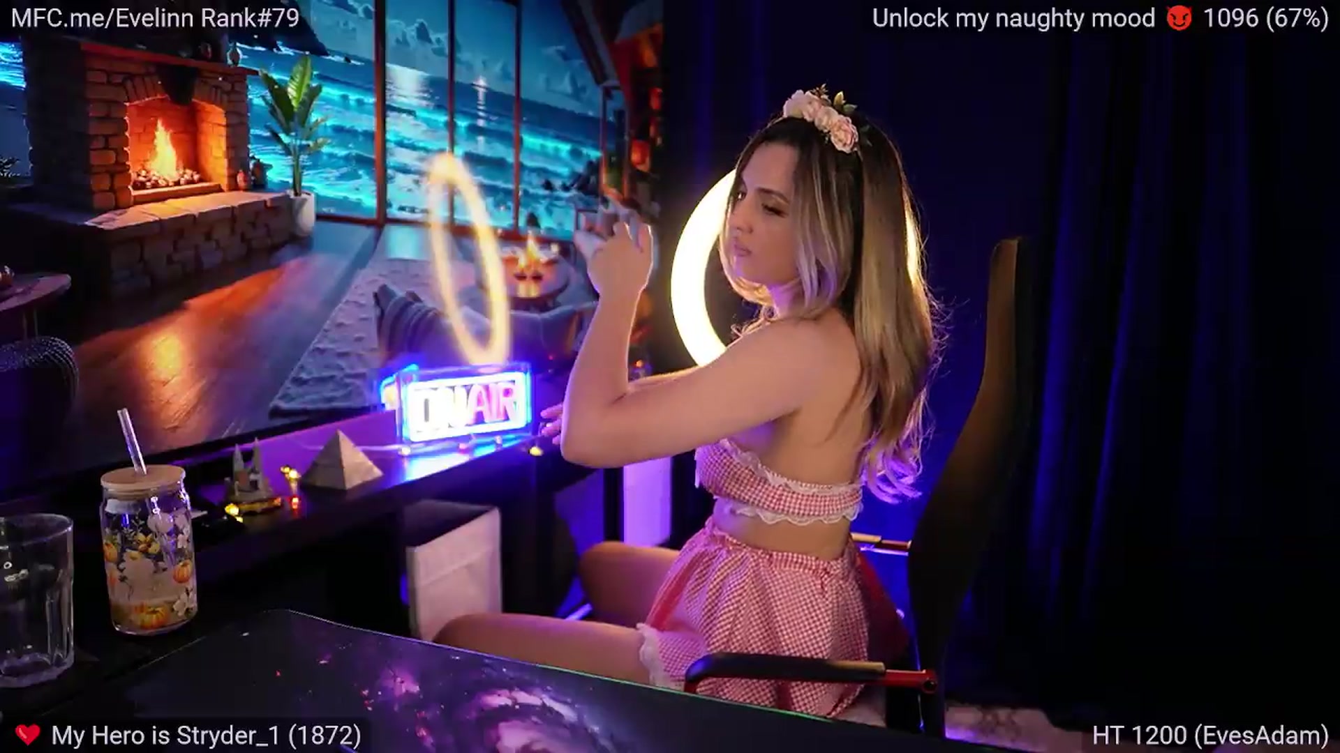 Gallery image thumbnail from Evelinn's myfreecams stream on, 09/13/2026, 03:21 image 10 of 20