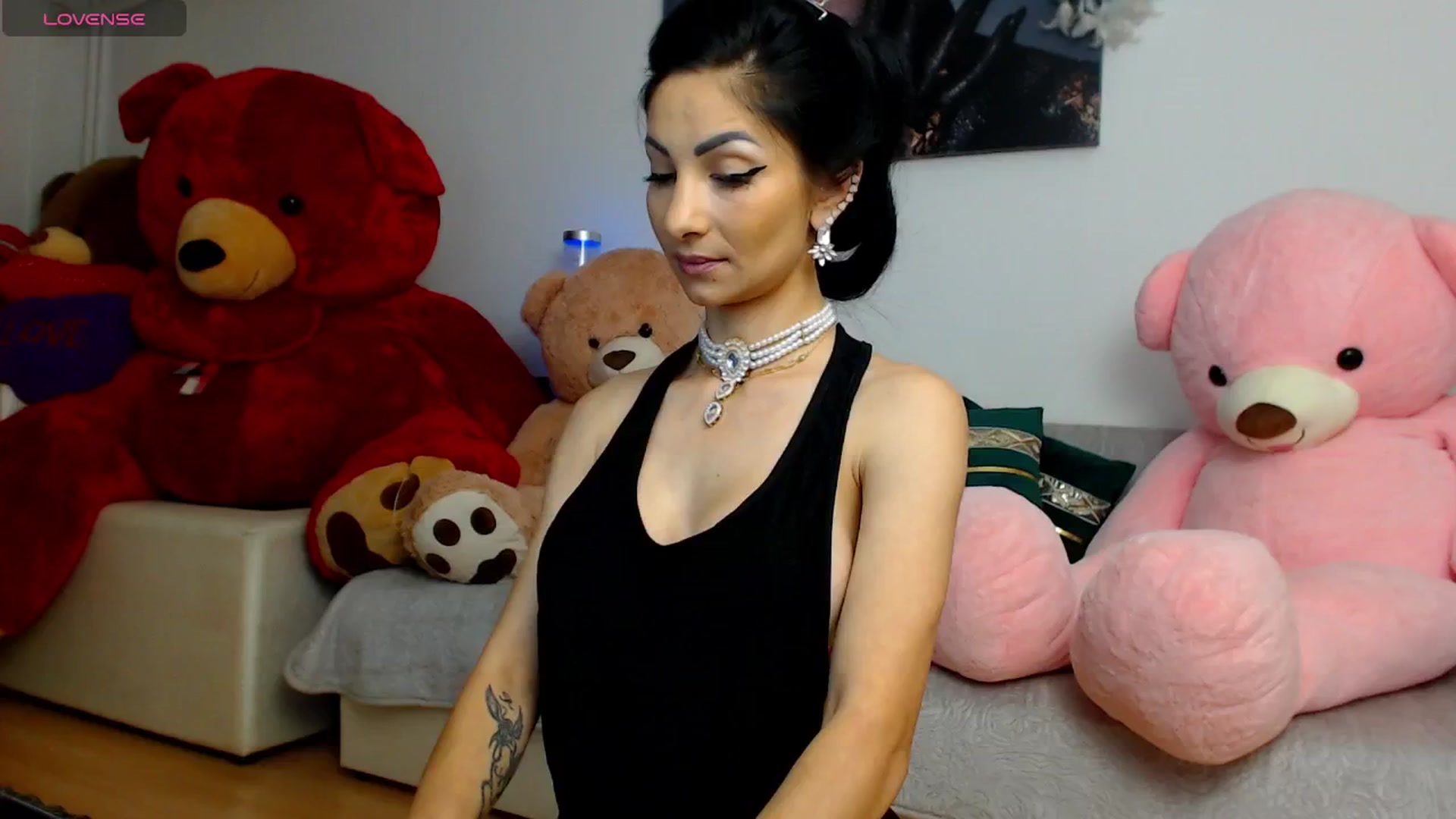 Gallery image thumbnail from EvelynAisha's myfreecams stream on, 10/02/2024, 18:32 image 10 of 20