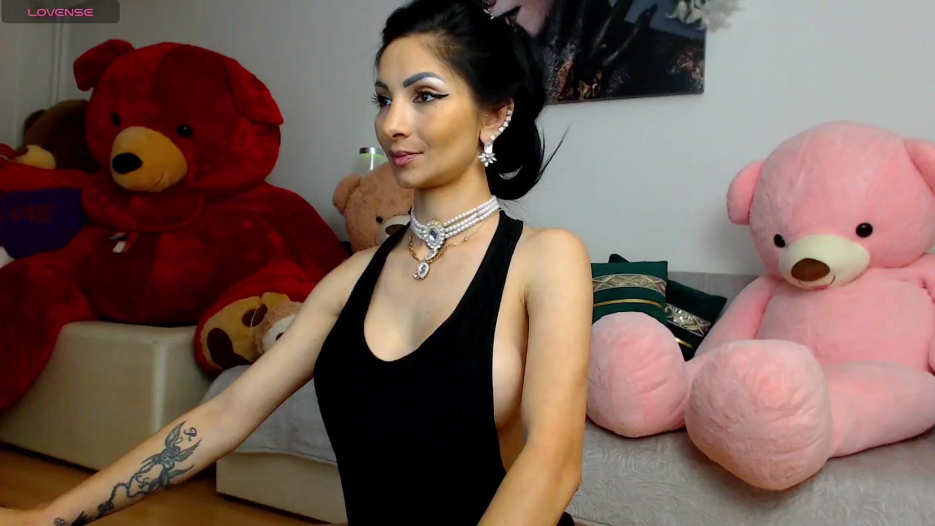 Gallery image thumbnail from EvelynAisha's myfreecams stream on, 10/02/2024, 18:32 image 7 of 20