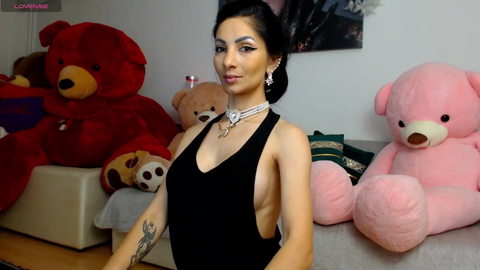 Gallery image thumbnail from EvelynAisha's myfreecams stream on, 10/02/2024, 18:32 image 8 of 20
