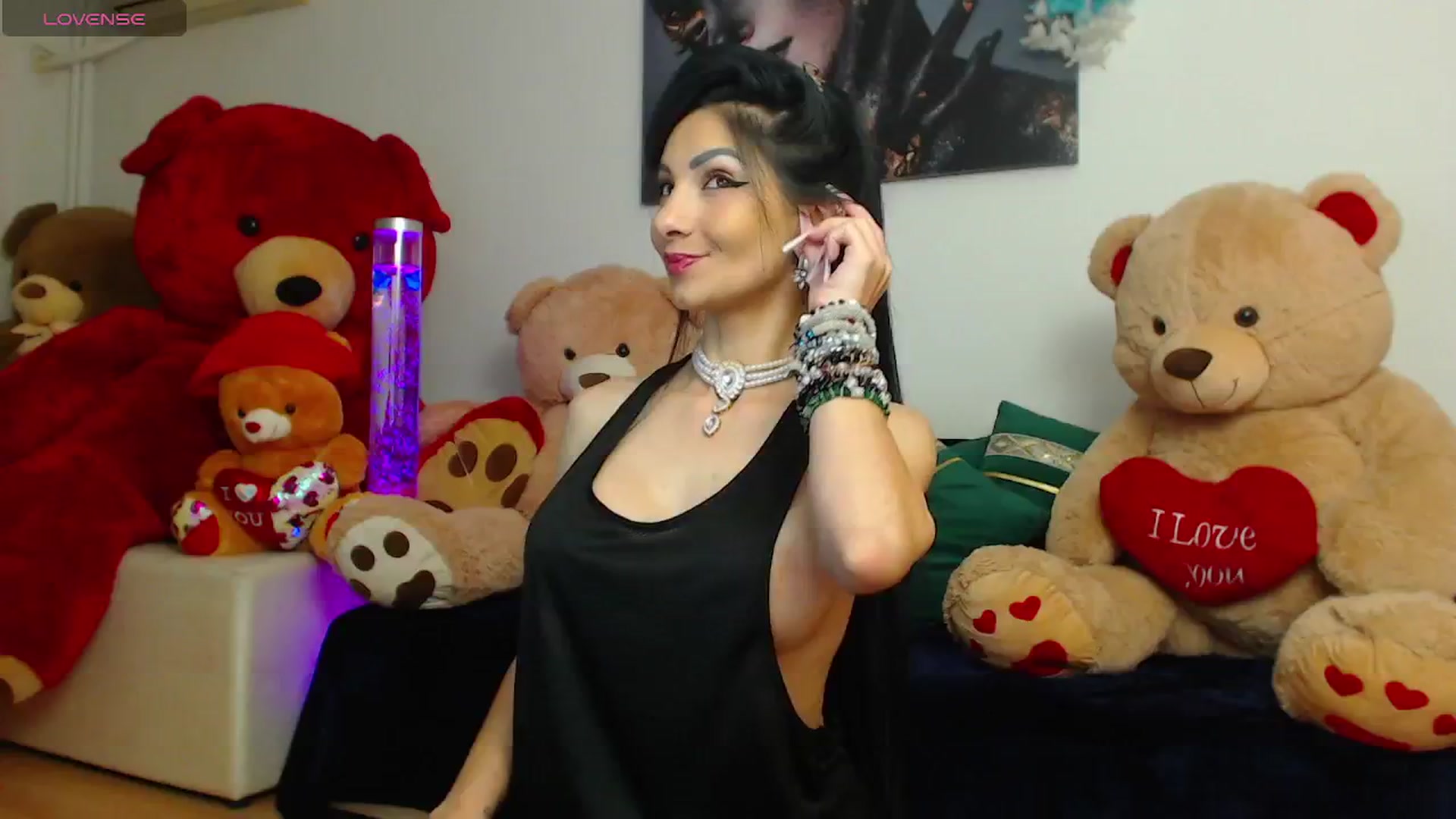 Gallery image thumbnail from EvelynAisha's myfreecams stream on, 11/10/2024, 16:35 image 2 of 20
