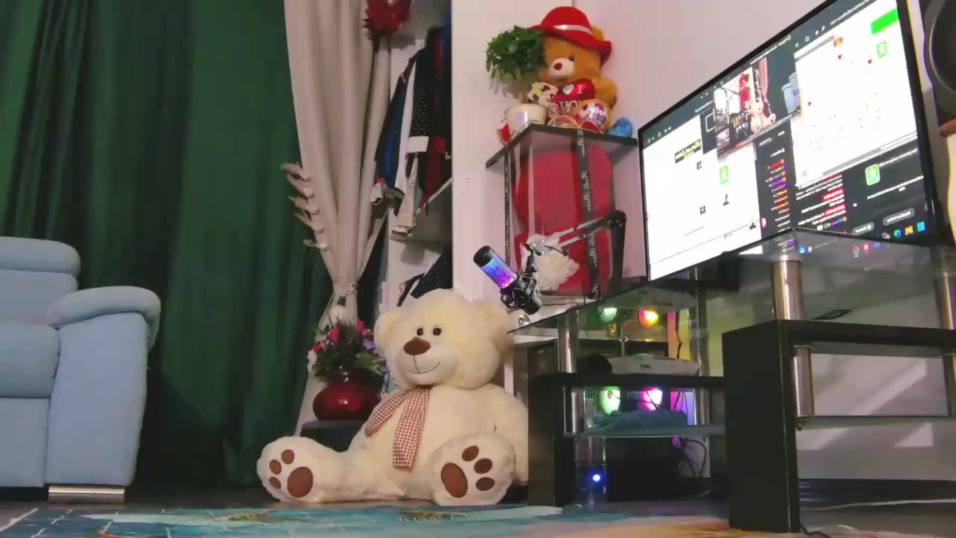 Gallery image thumbnail from EvelynAisha's myfreecams stream on, 07/26/2026, 18:00 image 6 of 20