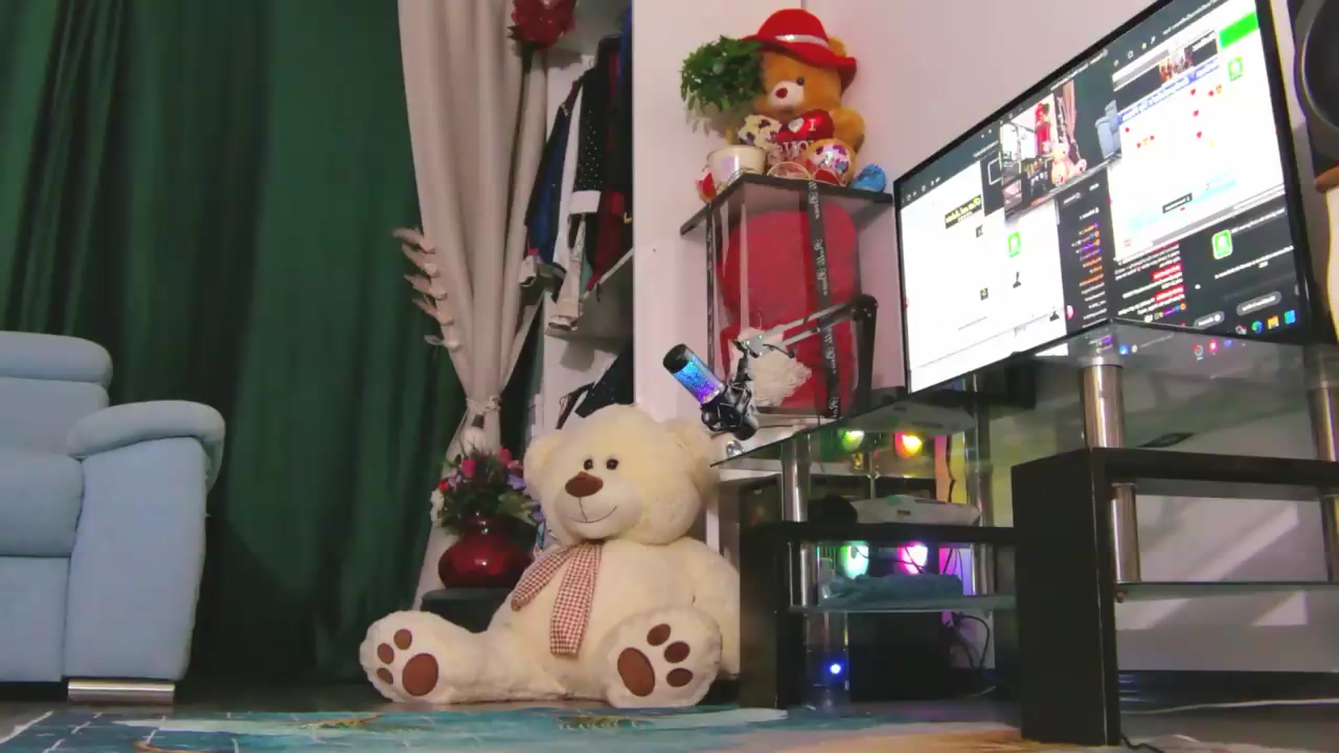 Gallery image thumbnail from EvelynAisha's myfreecams stream on, 07/26/2026, 18:00 image 7 of 20