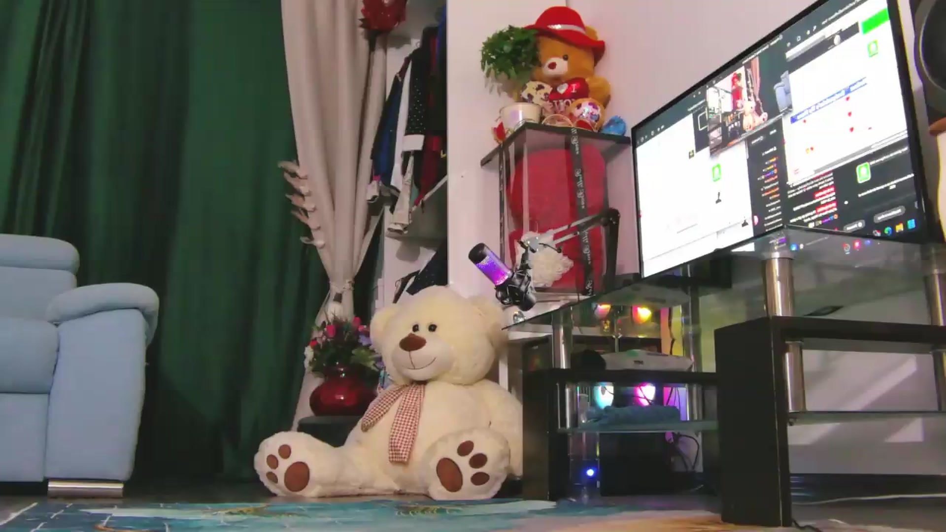 Gallery image thumbnail from EvelynAisha's myfreecams stream on, 07/26/2026, 18:00 image 5 of 20