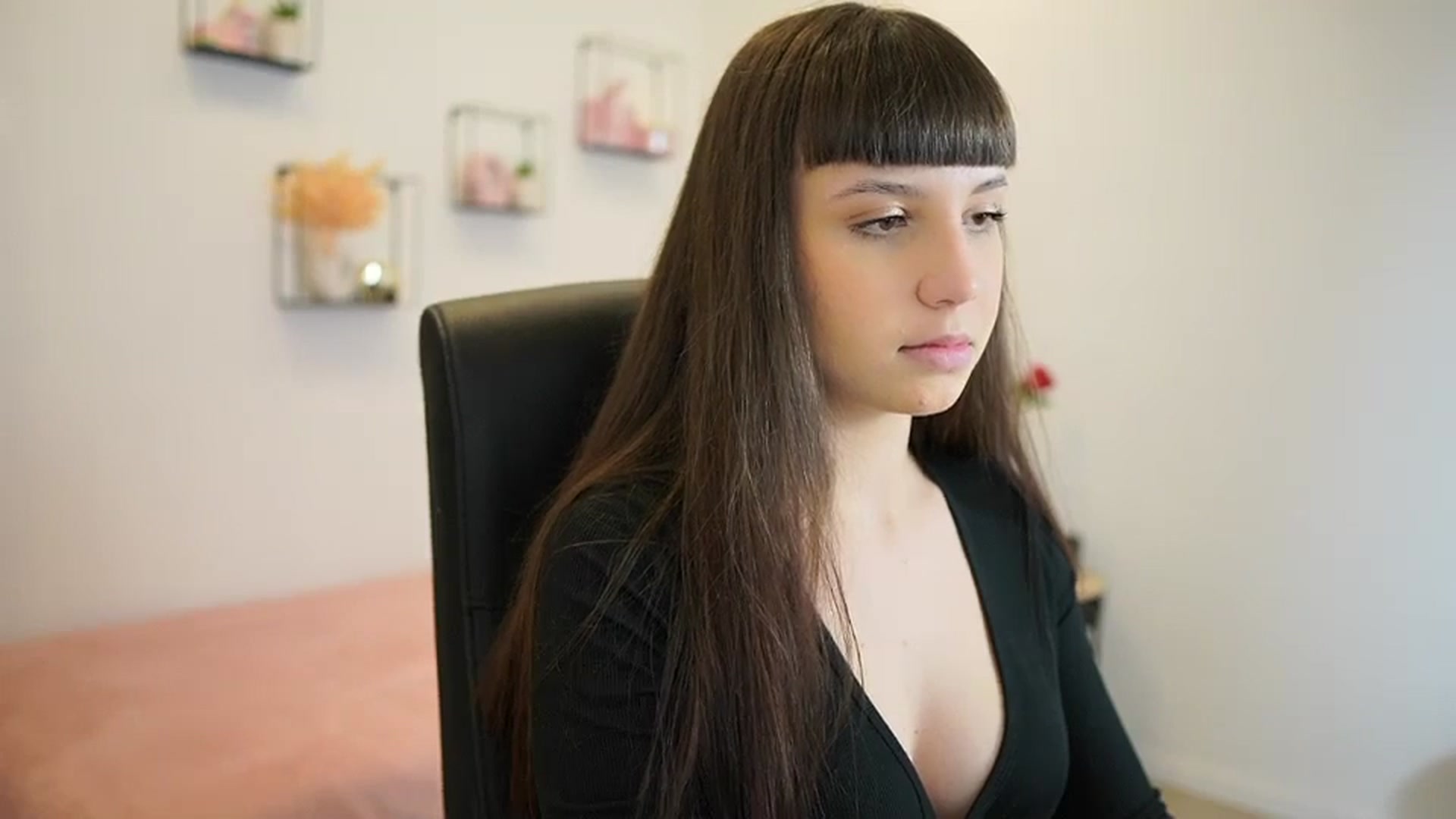 Gallery image thumbnail from EvelynCage_'s myfreecams stream on, 01/13/2024, 20:10 image 13 of 20