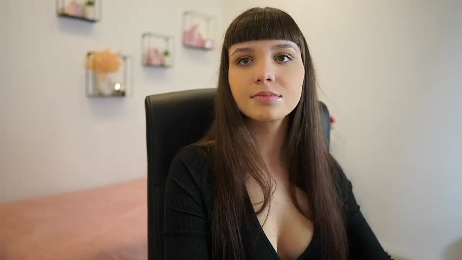 Gallery image thumbnail from EvelynCage_'s myfreecams stream on, 01/13/2024, 20:10 image 20 of 20